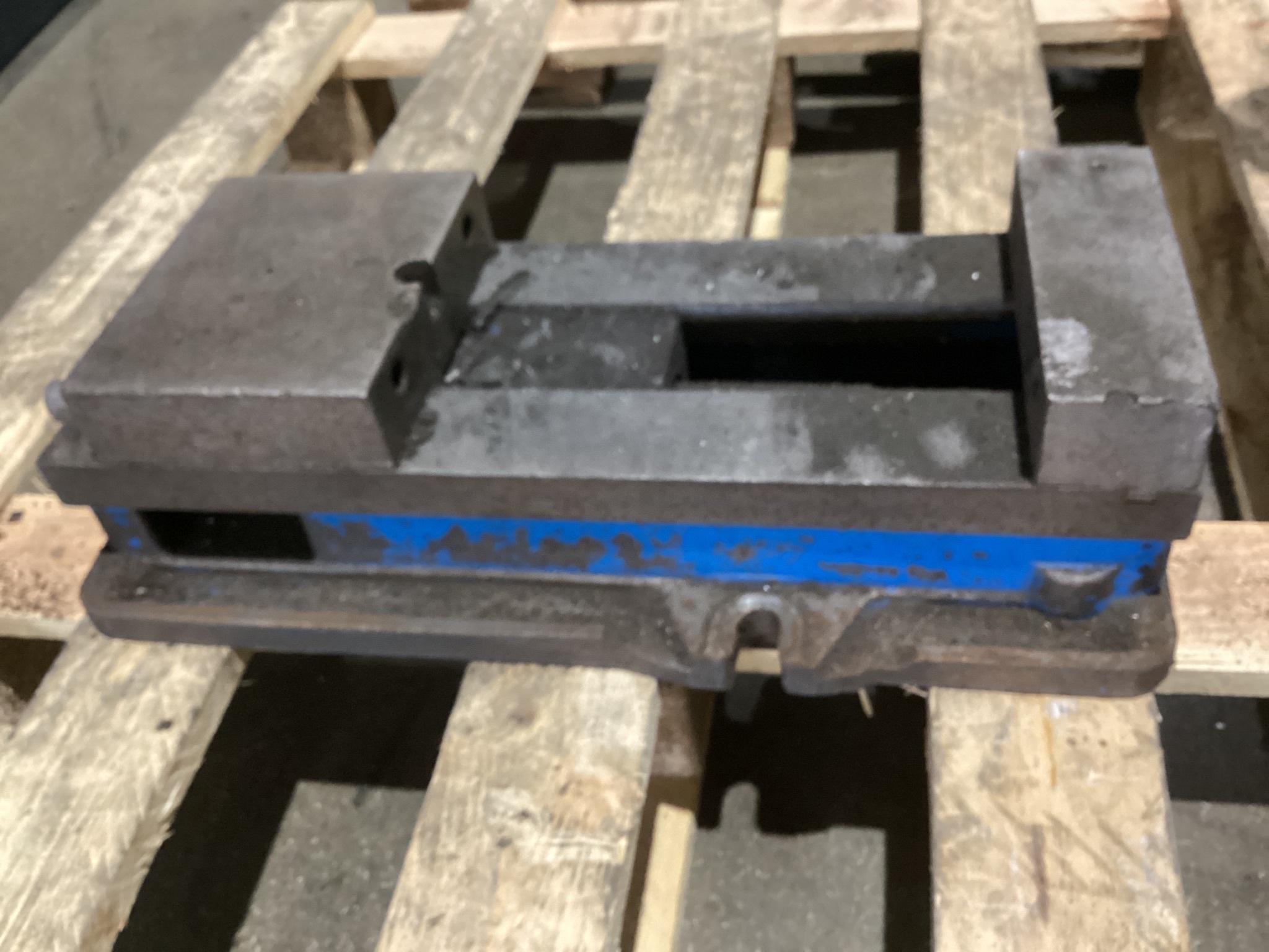 KURT D688 AngLock Machine Vise USED 1