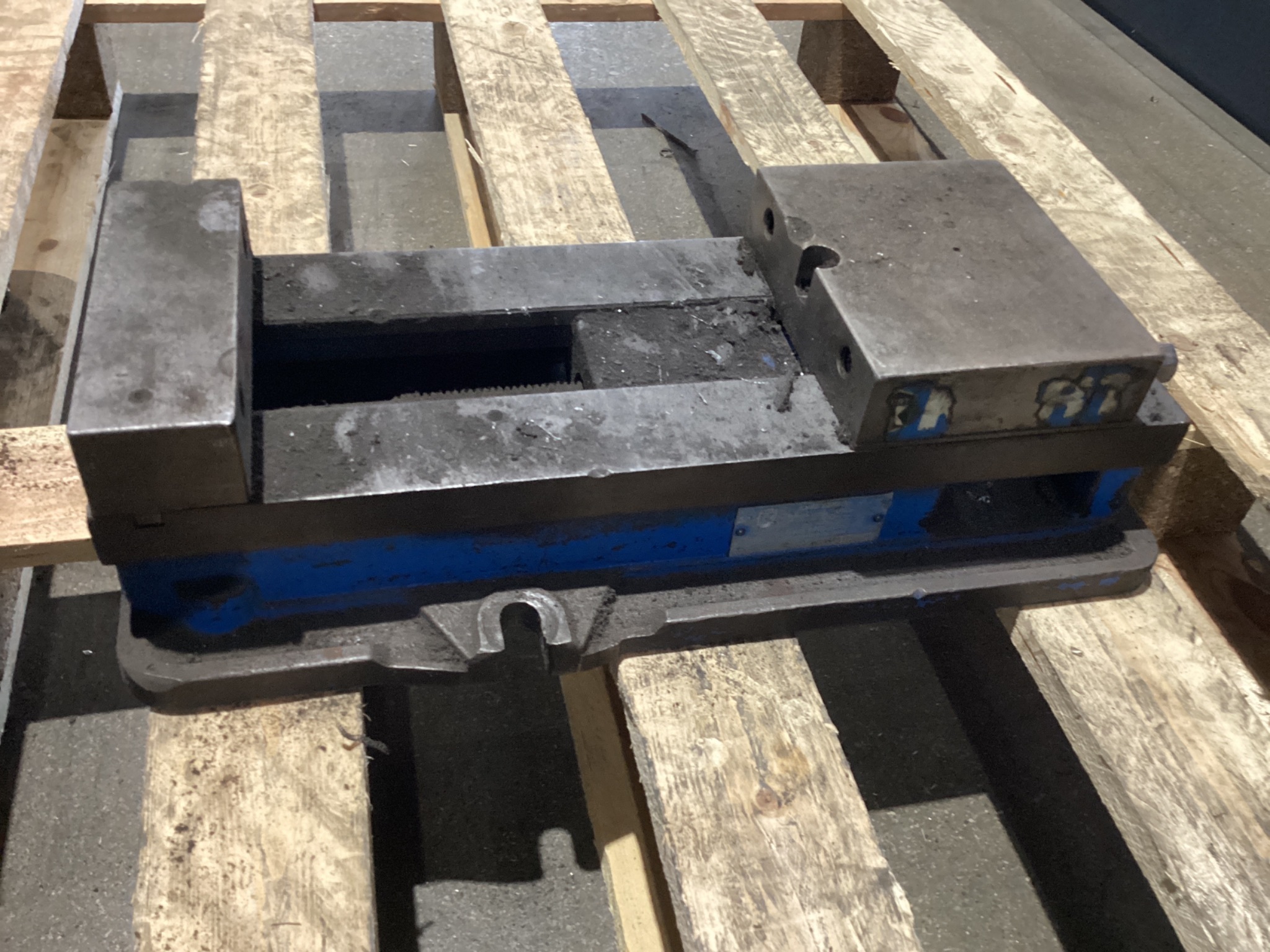 KURT D688 AngLock Machine Vise USED 2