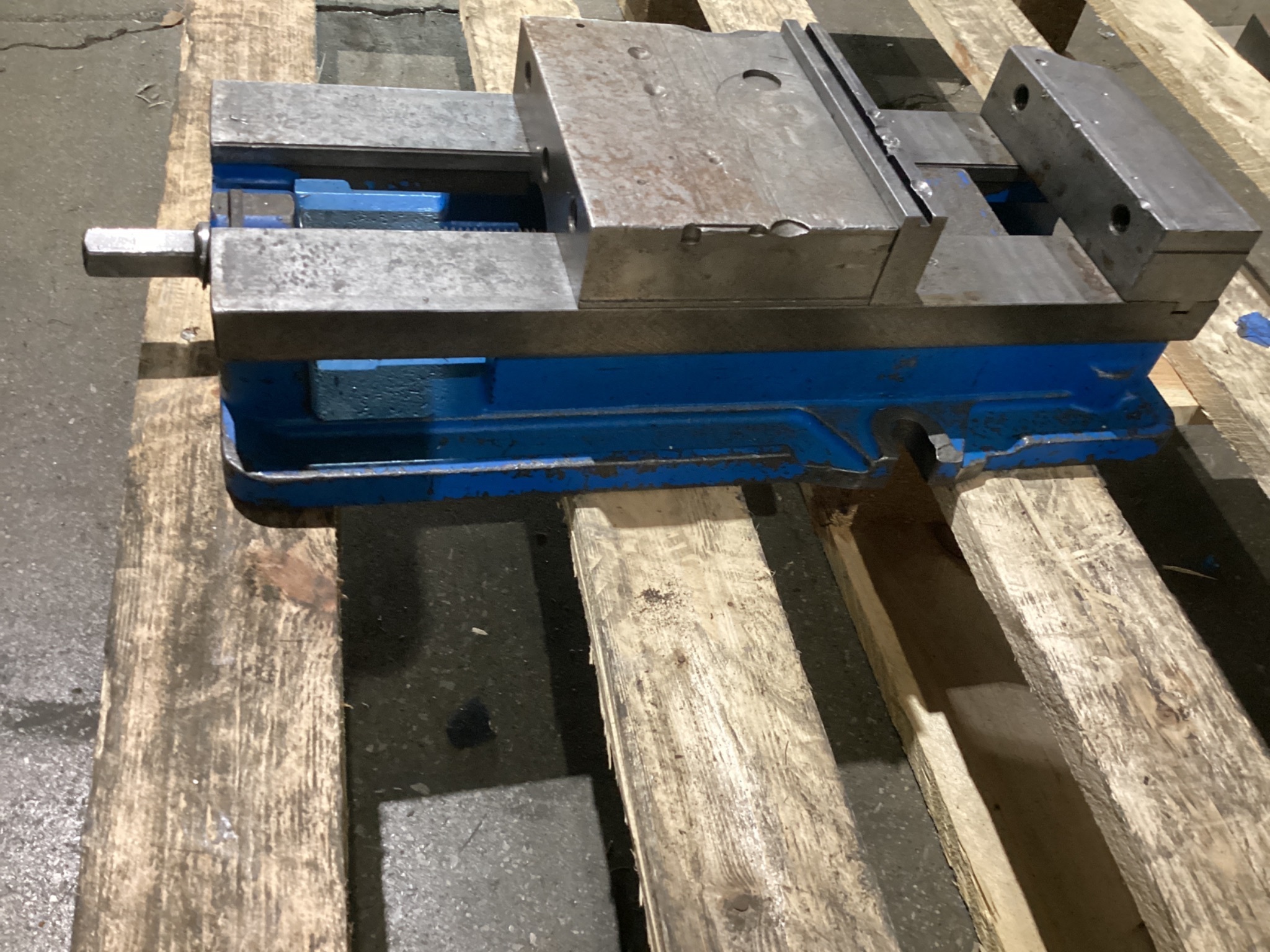 KURT D688 AngLock Machine Vise USED 1