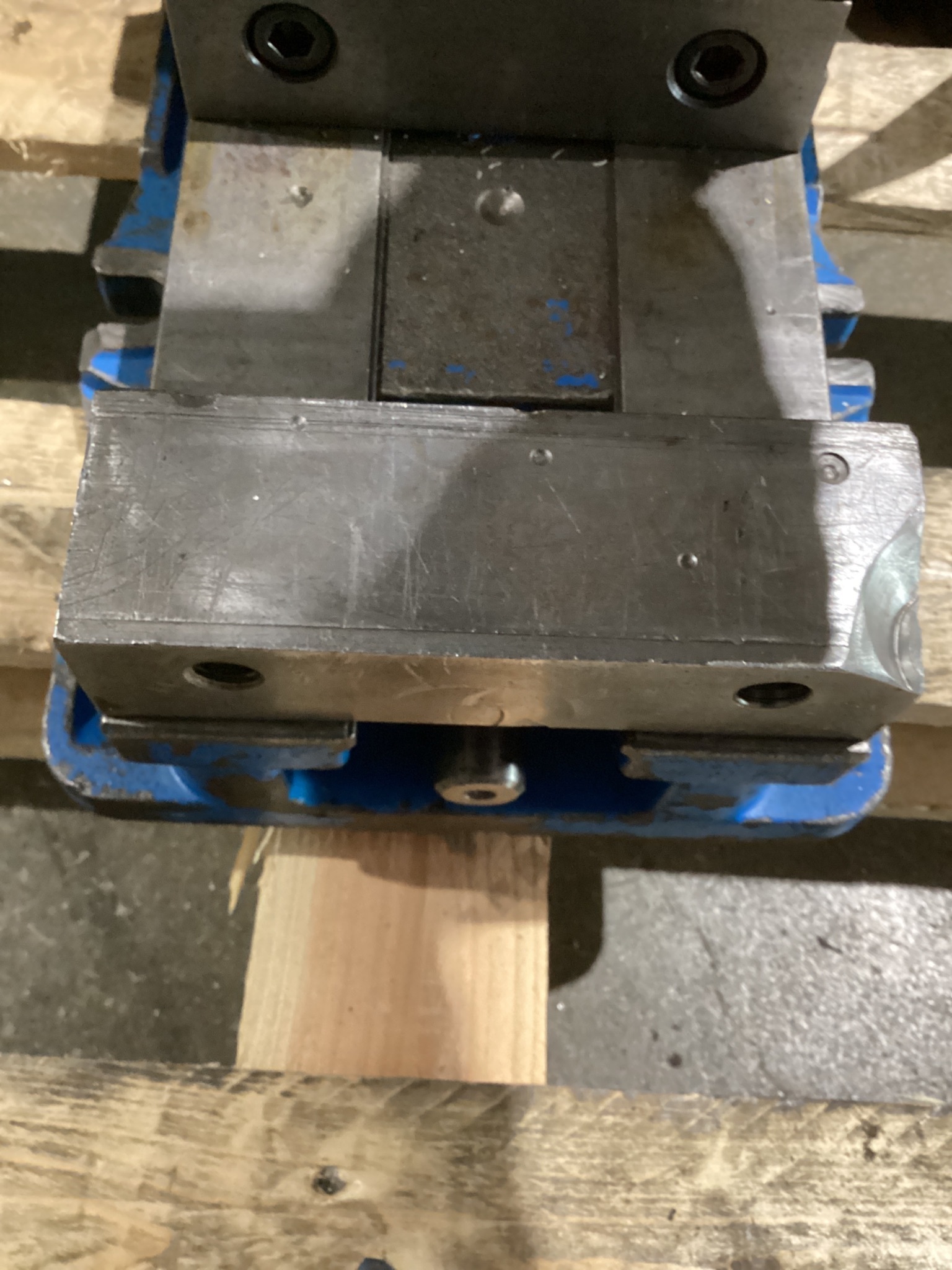 KURT D688 AngLock Machine Vise USED 3