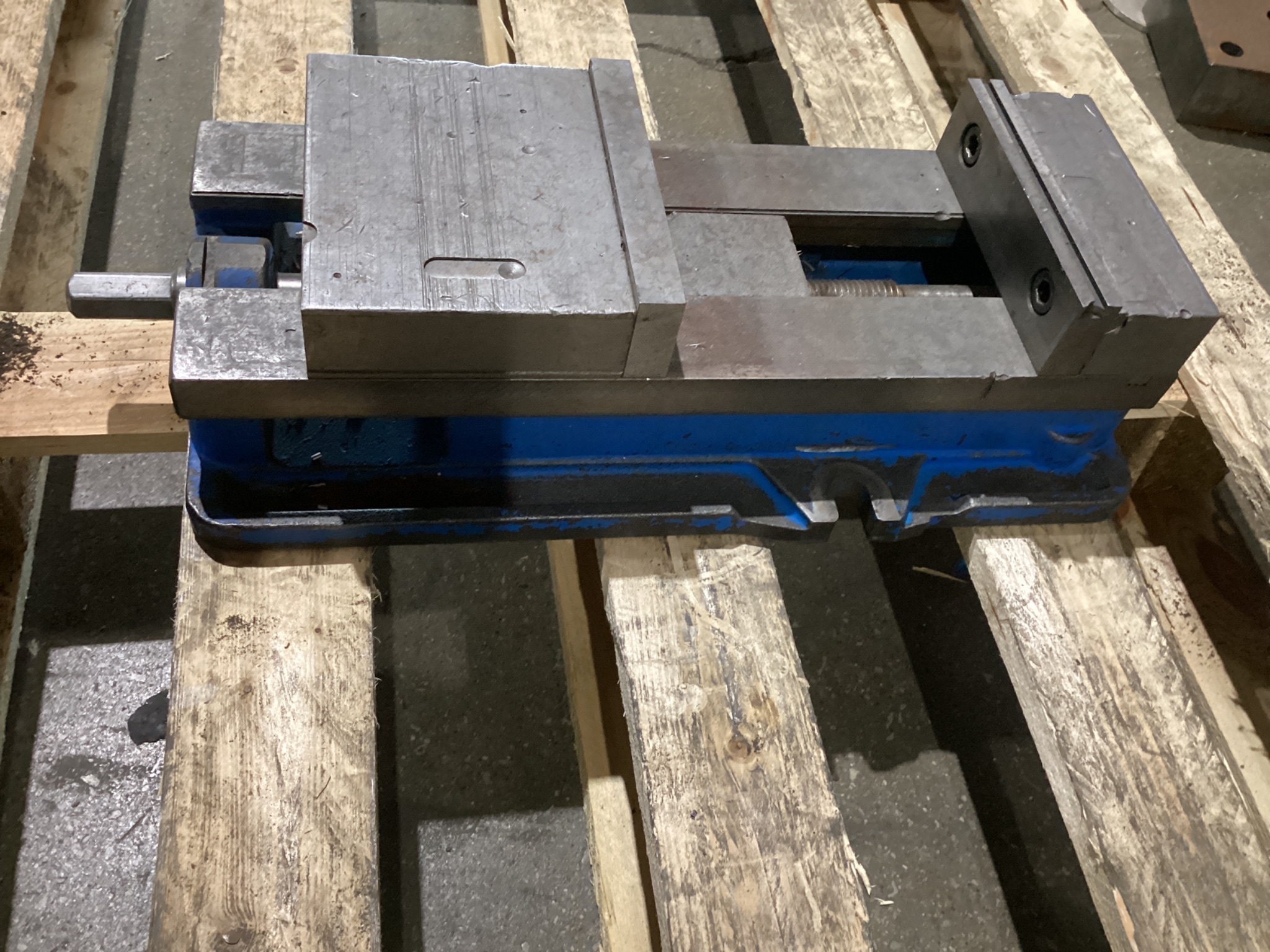 KURT D688 AngLock Machine Vise USED 1