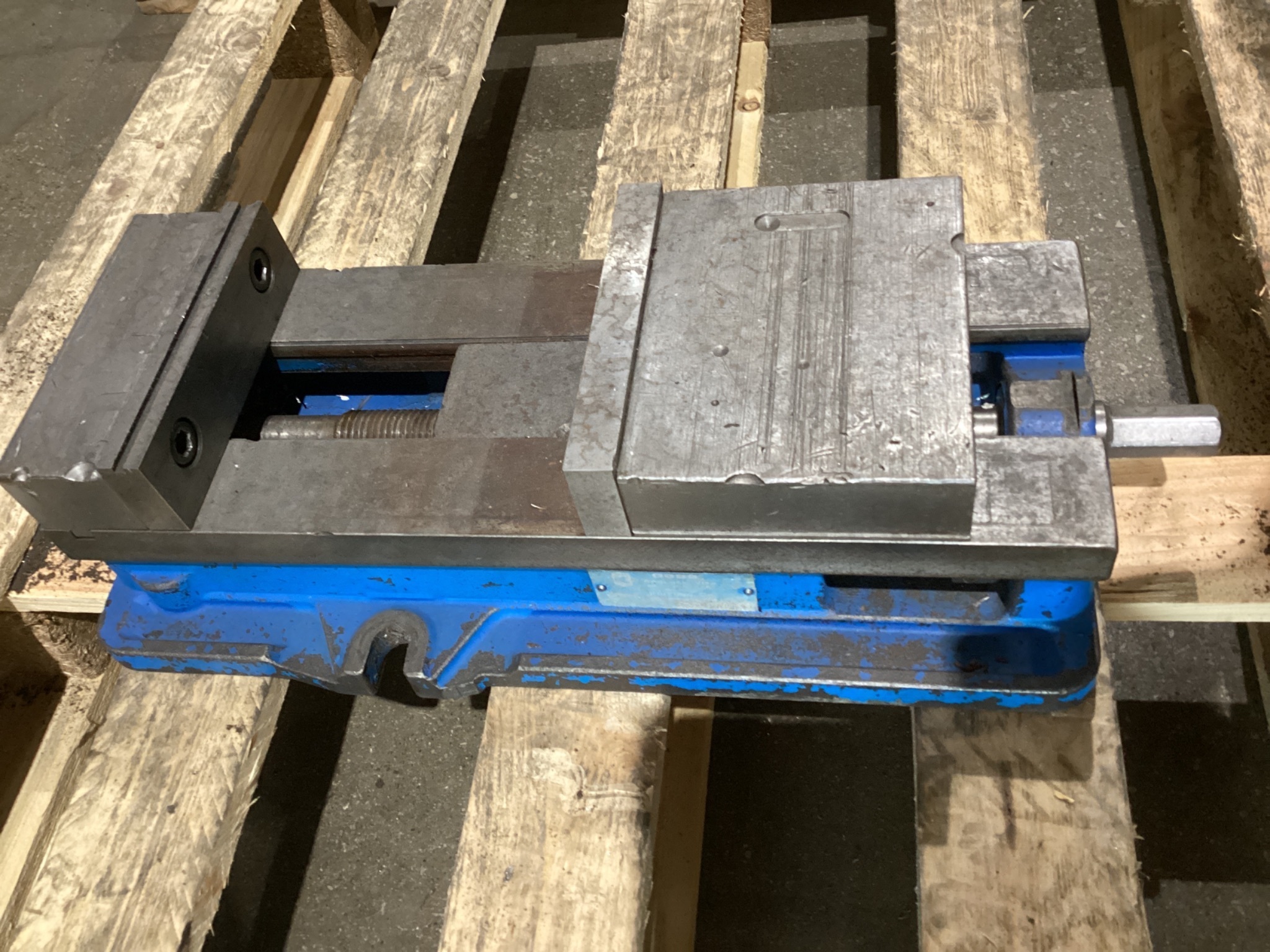 KURT D688 AngLock Machine Vise USED 2