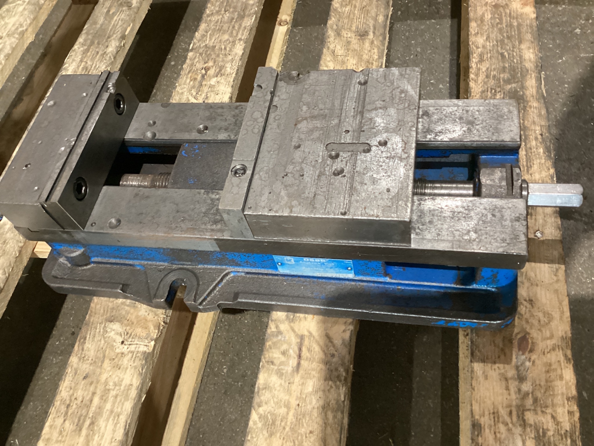 KURT D688 AngLock Machine Vise USED 2