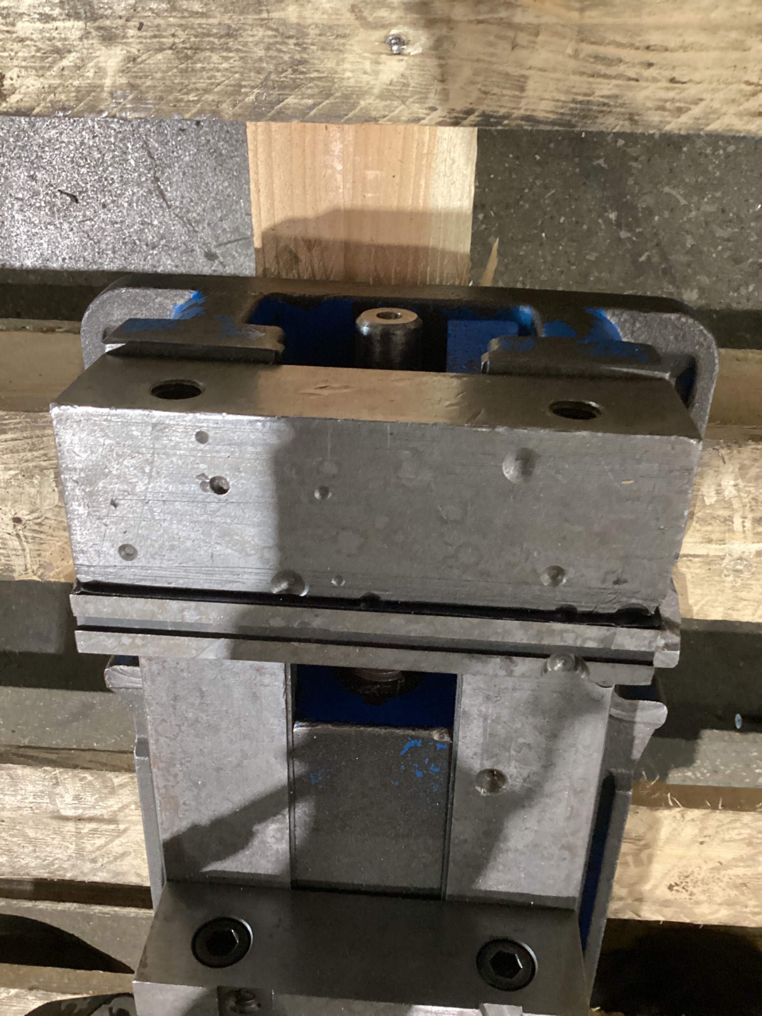 KURT D688 AngLock Machine Vise USED 3