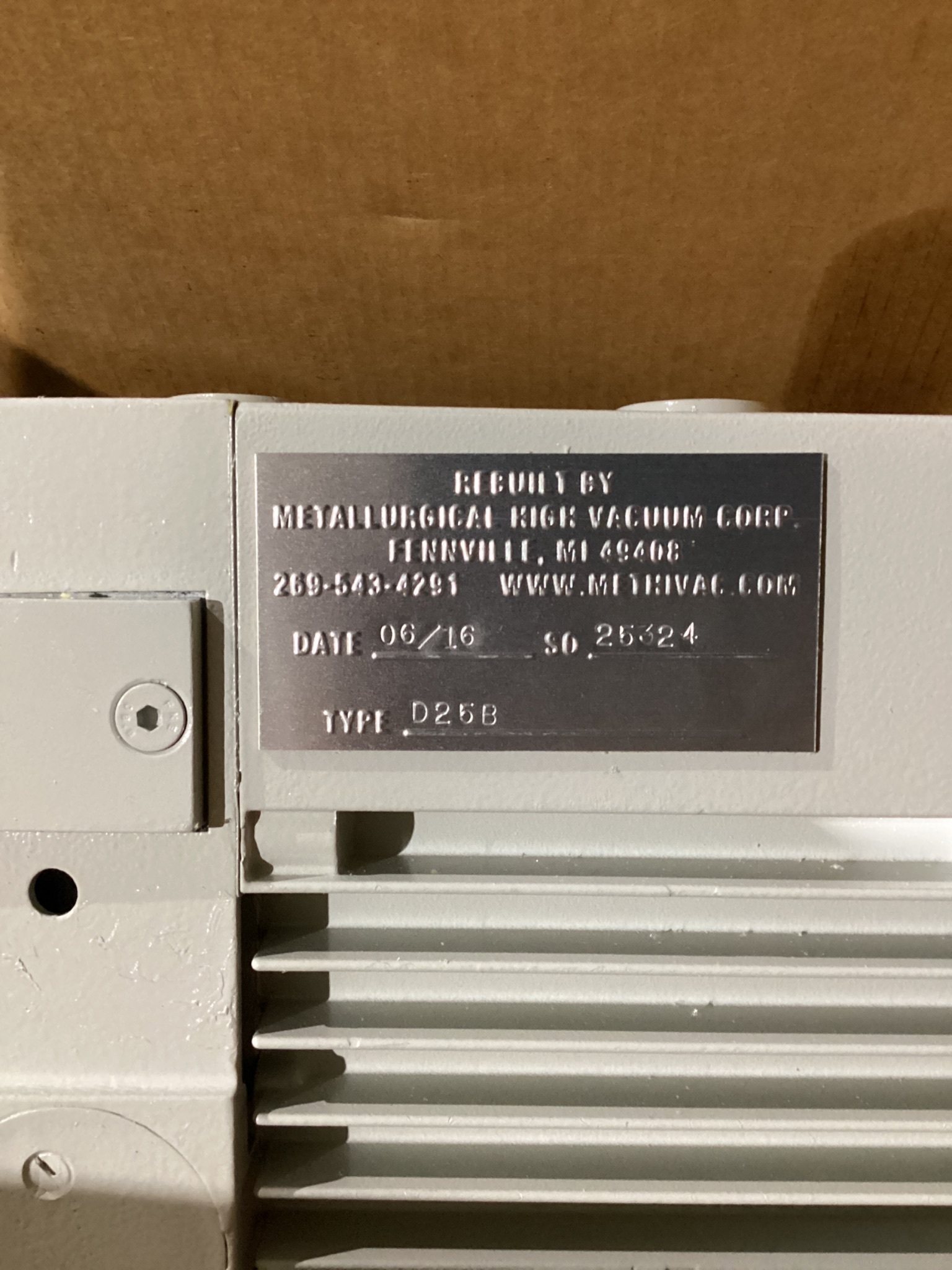 METALLURGICAL HIGH VACUUM D25B Rotary Vane Vacuum Pump USED 2