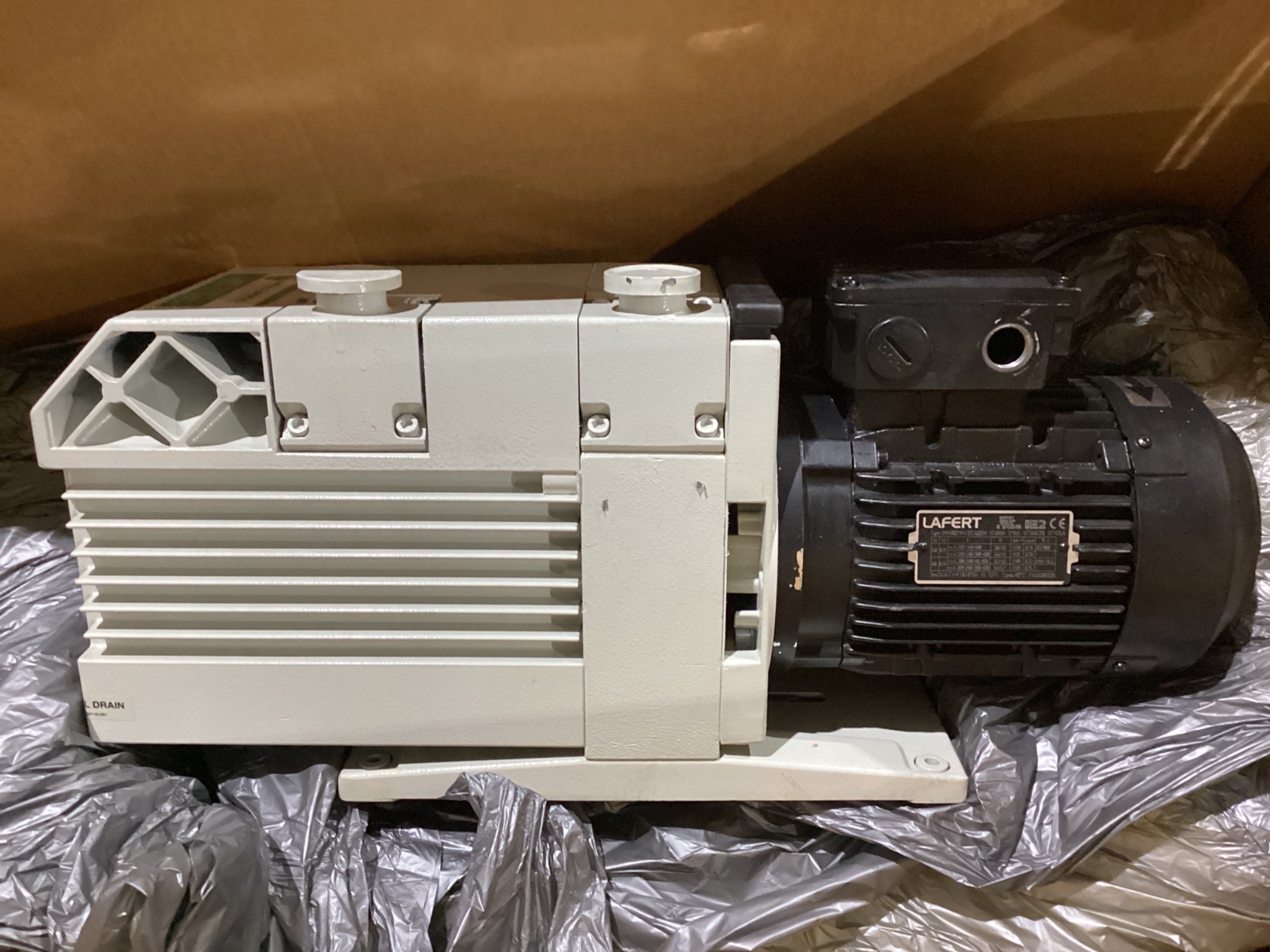 METALLURGICAL HIGH VACUUM D25B Rotary Vane Vacuum Pump USED 3