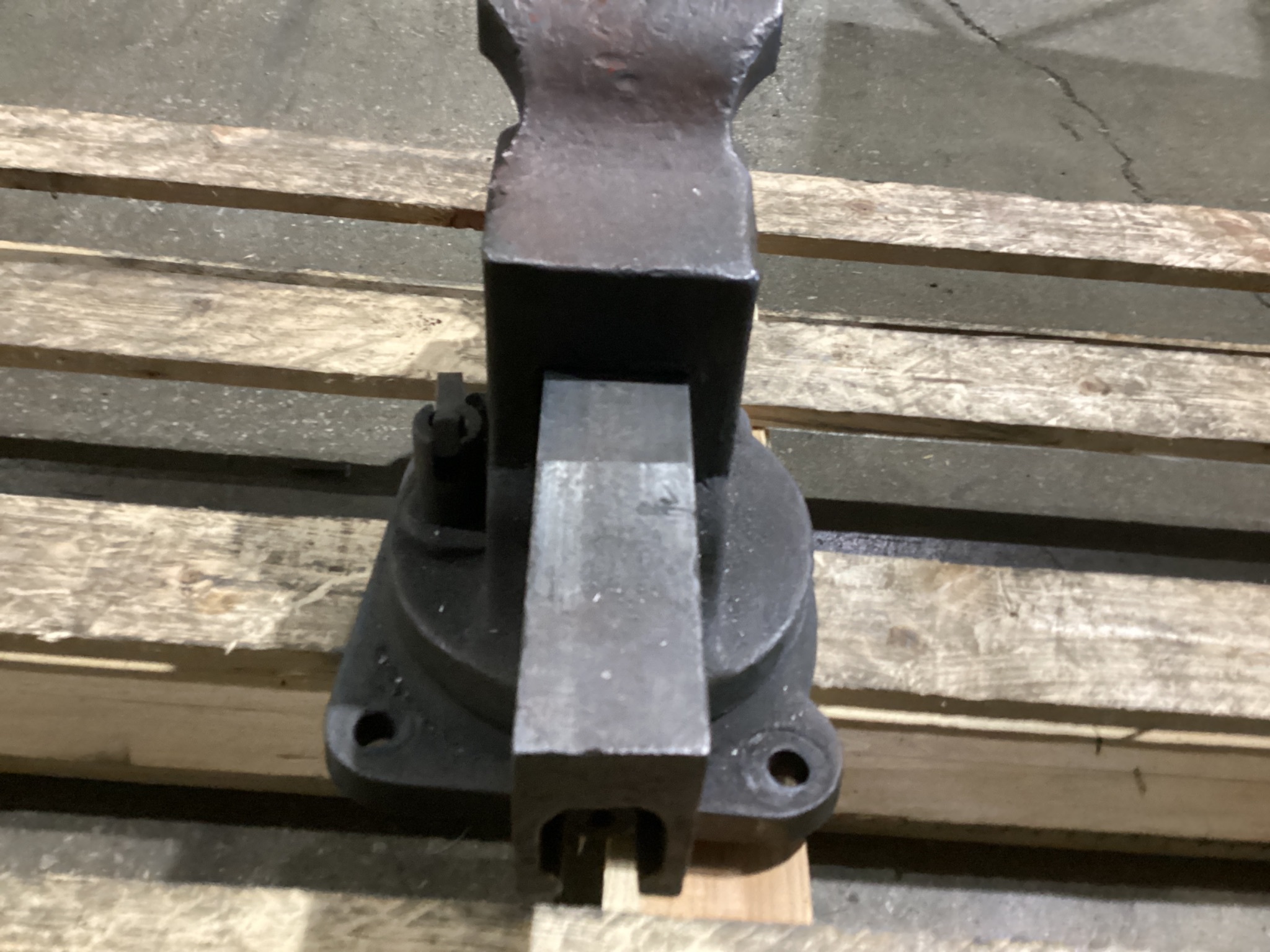 ATHOL NO. 624N Bench Vise USED 3