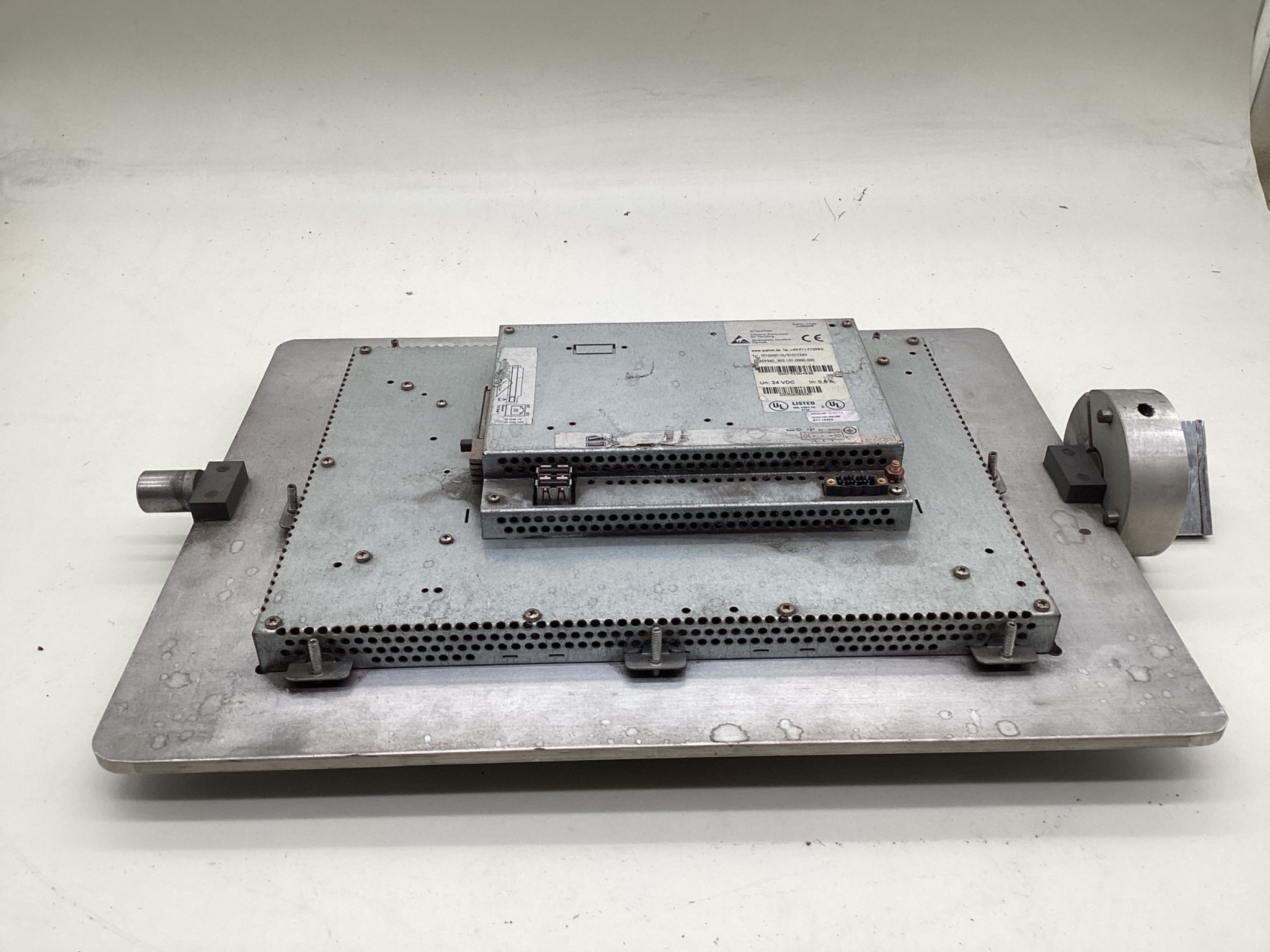 SUETRON TP104XIT-10/3101C240 Operator Panel USED 2
