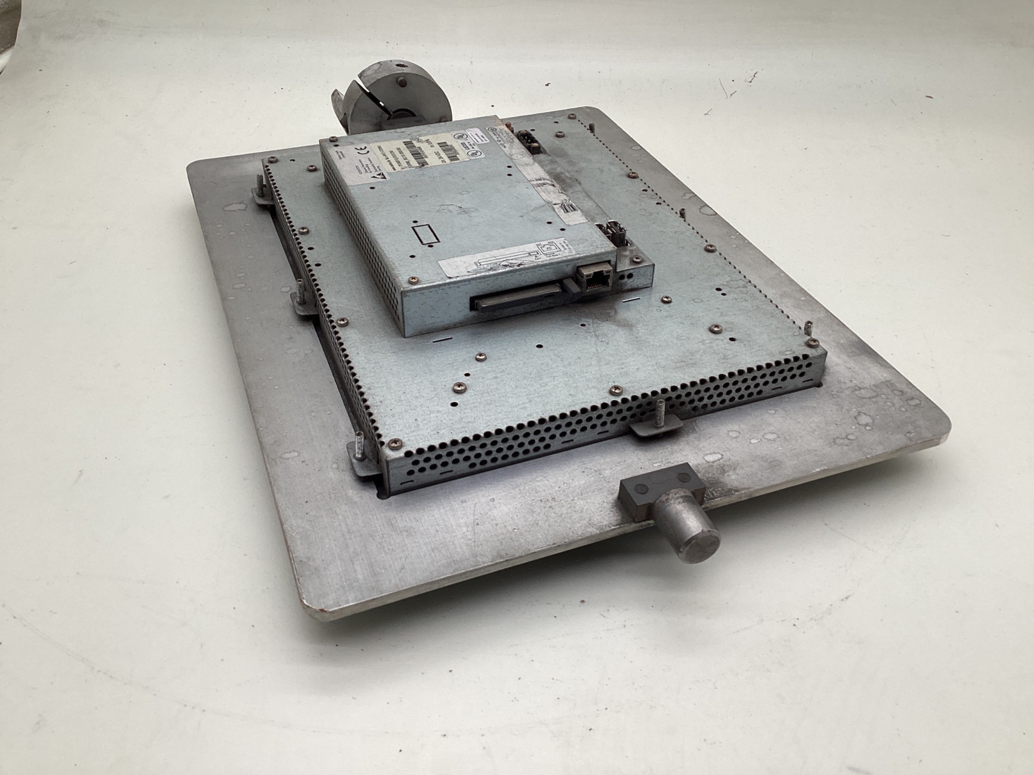 SUETRON TP104XIT-10/3101C240 Operator Panel USED 3