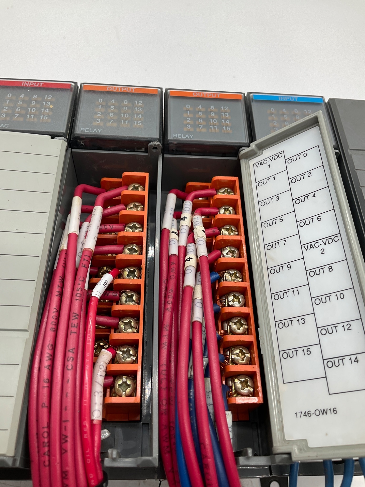 ALLEN-BRADLEY SLC 500 PLC Controller System With SLC 5/04 Processor, 7 Slot USED 3