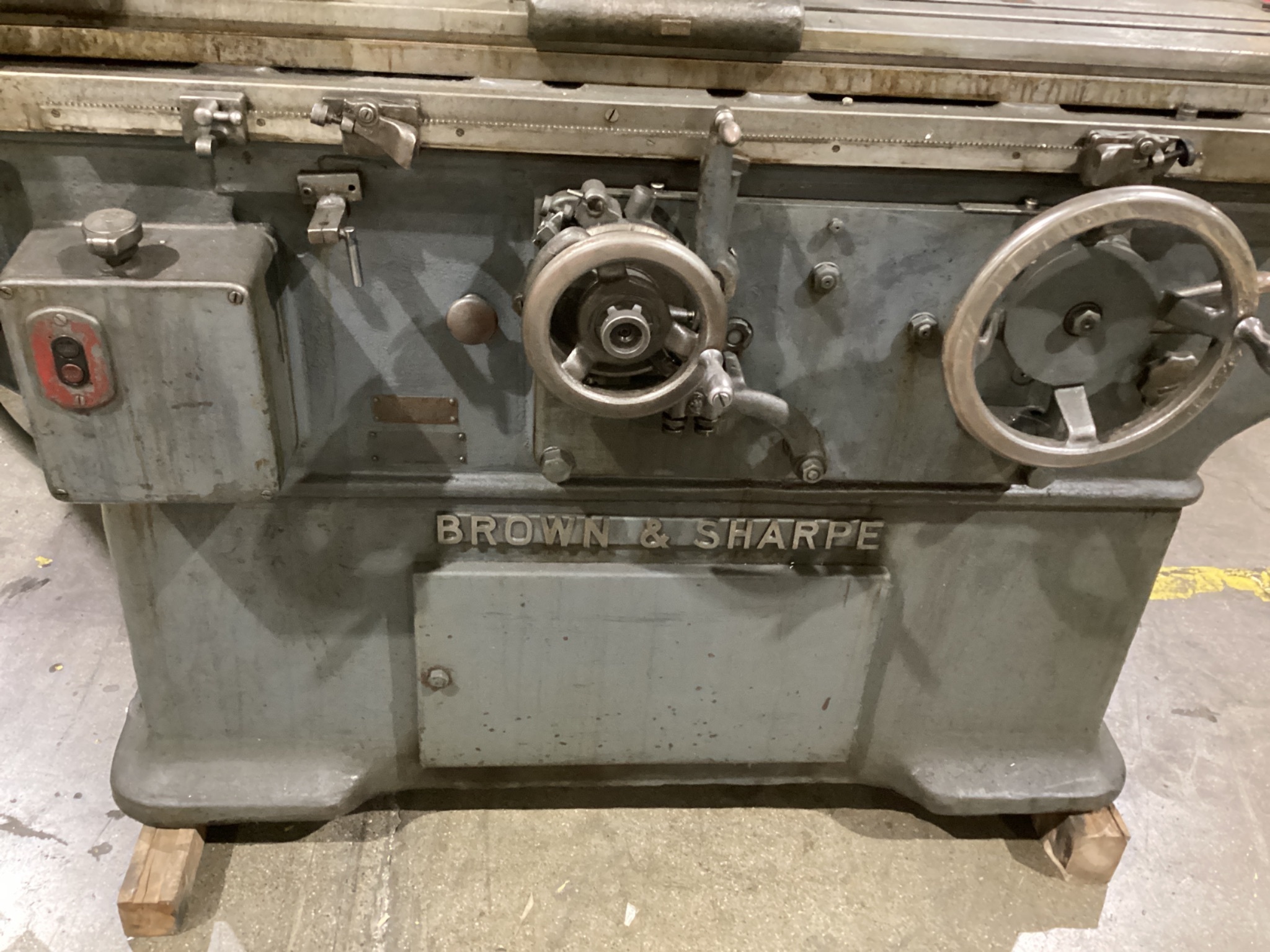 BROWN & SHARPE NO. 2 Universal Tool & Cutter Grinder USED 1