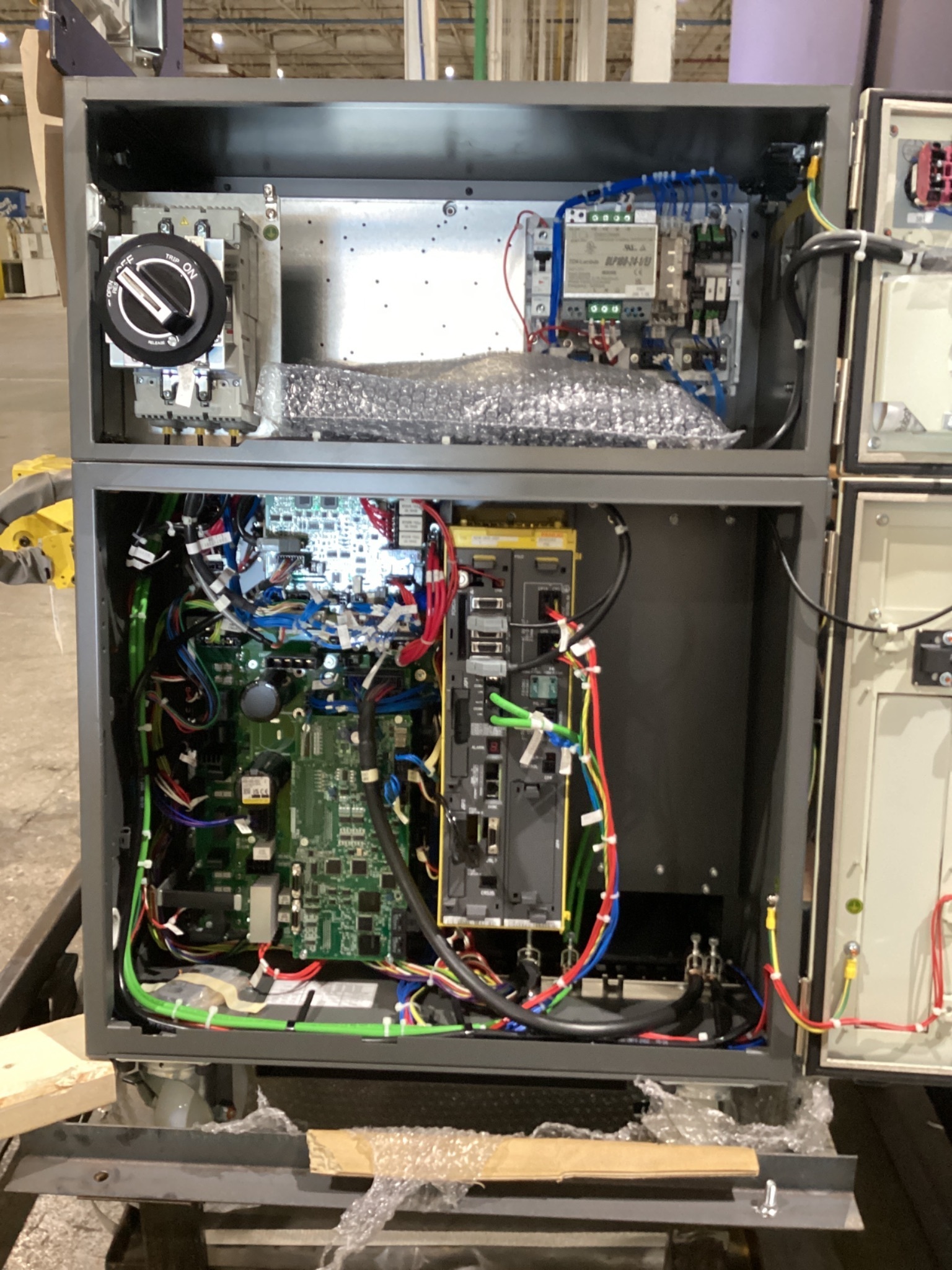 FANUC M-10iA/12 Complete With R-30iB Controller NEW 4