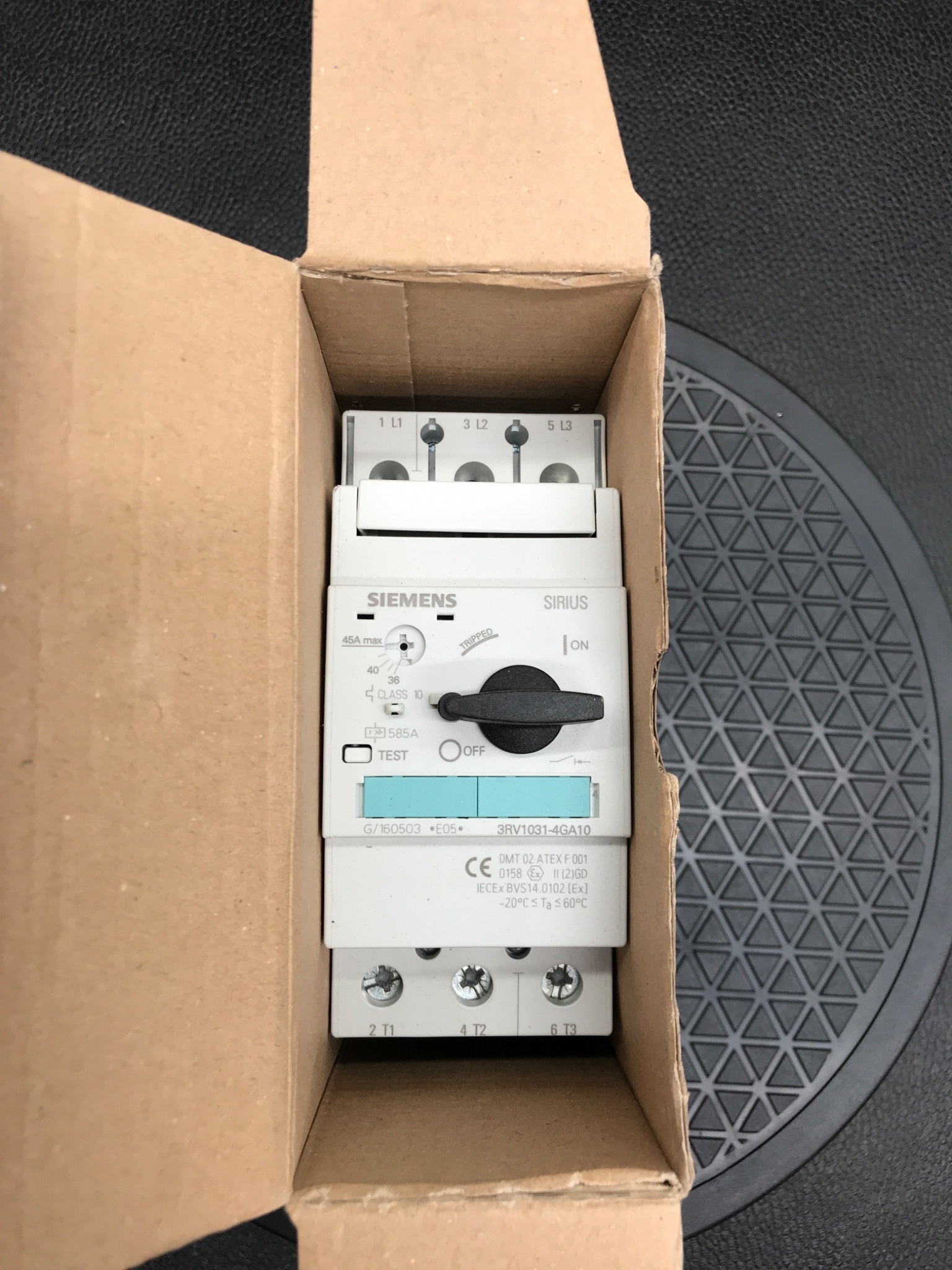 Siemens 3RV1031-4GA10 SIRIUS Motor Starter Protector 36-45A NEW 4