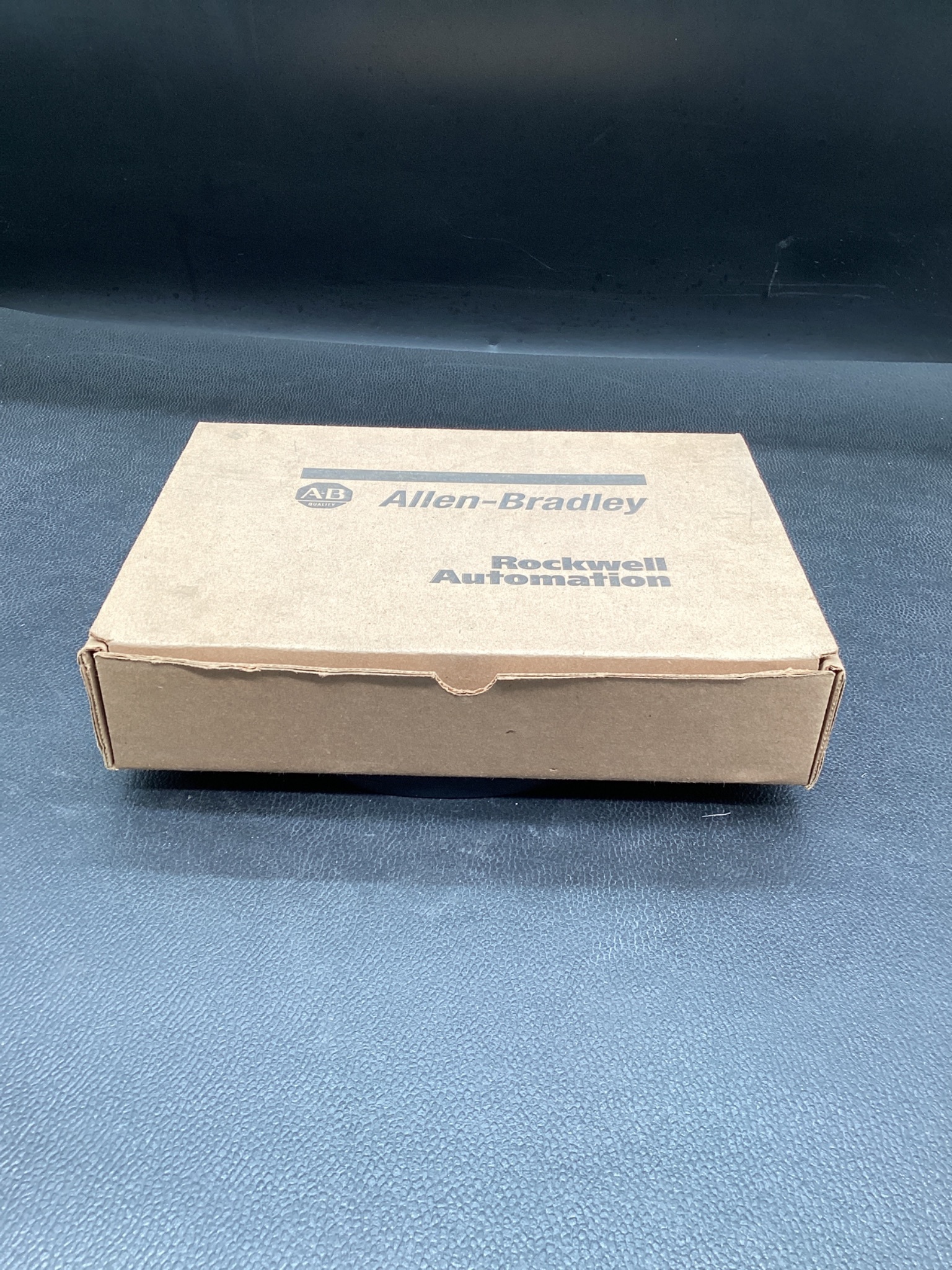 ALLEN-BRADLEY 1494F-P2 Molded Case Switch Handle Operator NEW 1