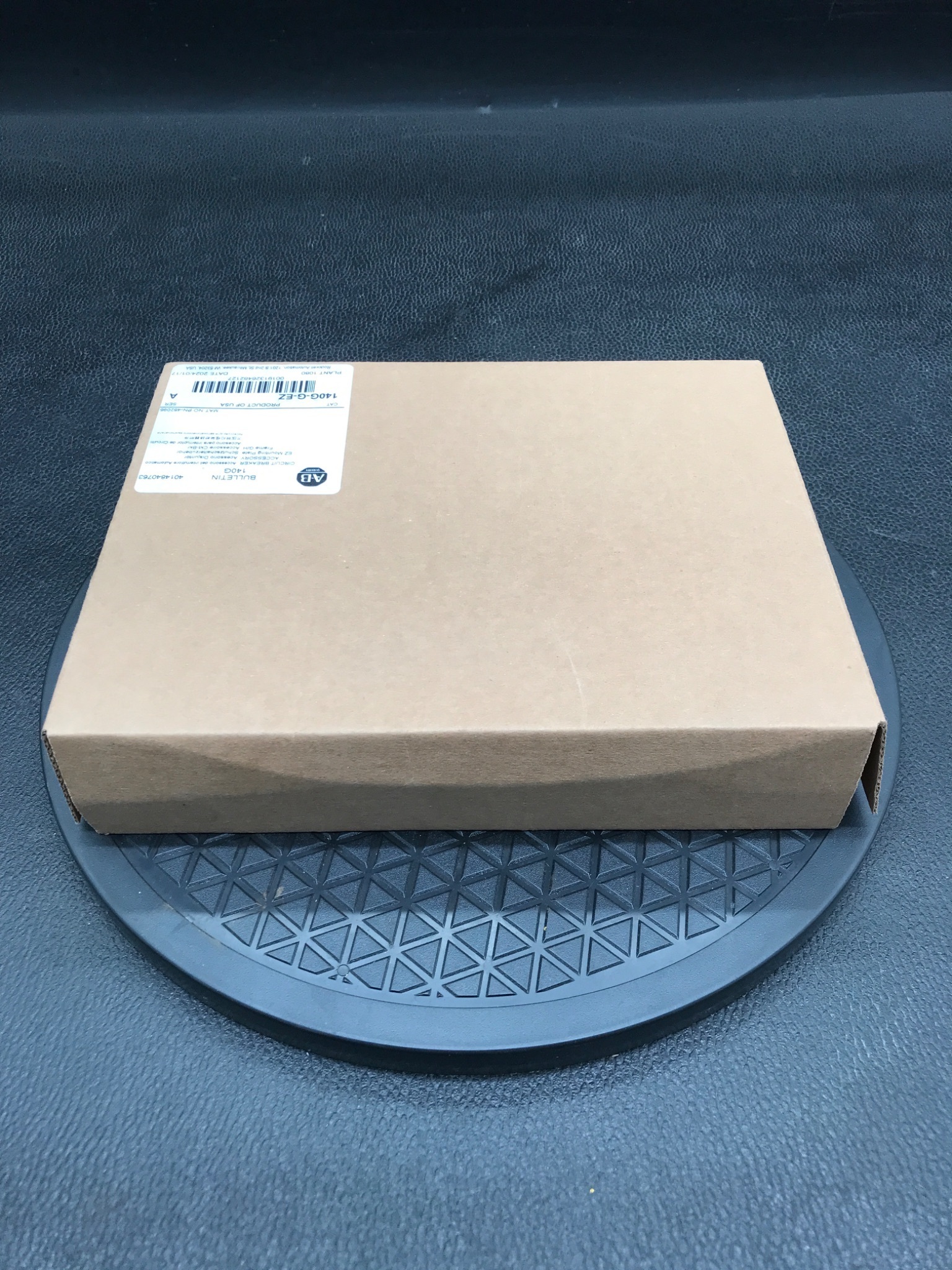 Allen-Bradley 140G-G-EZ Frame G/H EZ Mounting Plate NEW 2