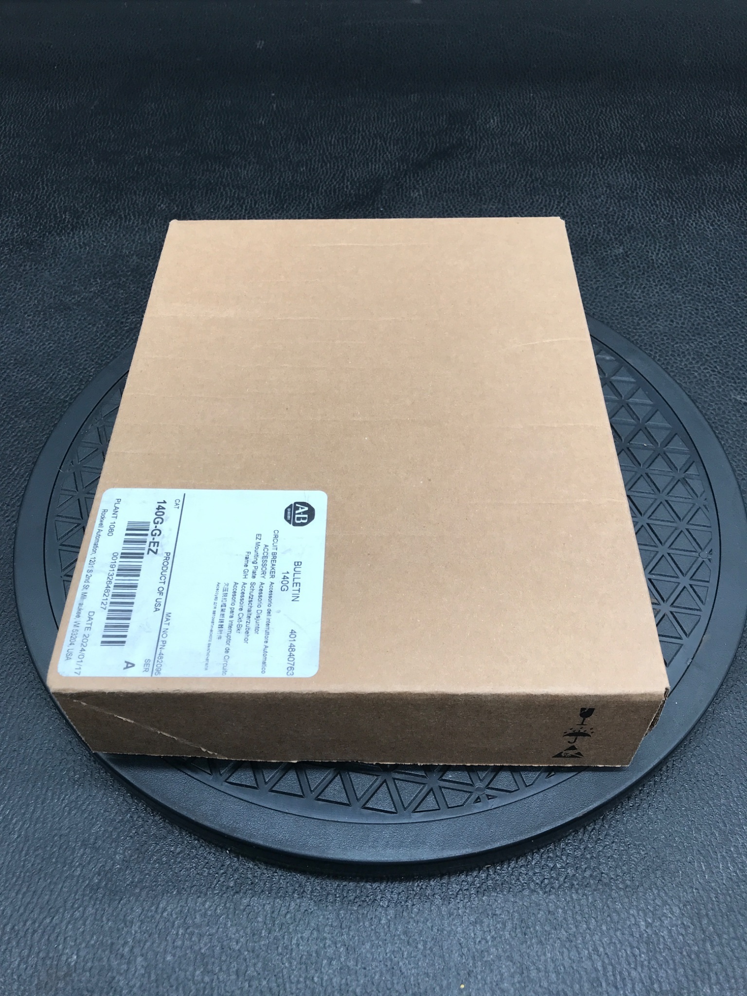 Allen-Bradley 140G-G-EZ Frame G/H EZ Mounting Plate NEW 3