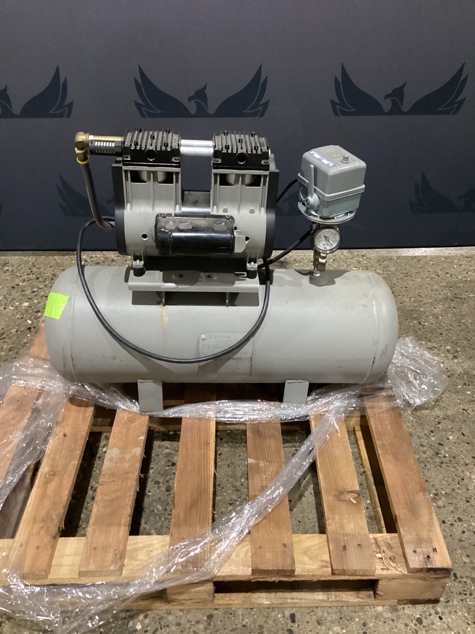 WELCH 8150B‑30 D Dry Vacuum Pump & 10 Gal Tank USED 0