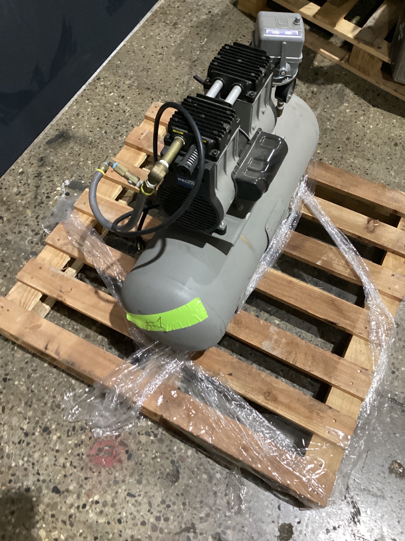 WELCH 8150B‑30 D Dry Vacuum Pump & 10 Gal Tank USED 1