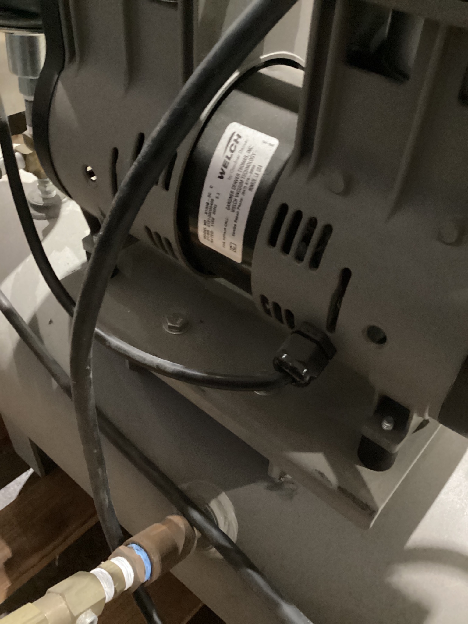 WELCH 8150B‑30 D Dry Vacuum Pump & 10 Gal Tank USED 2