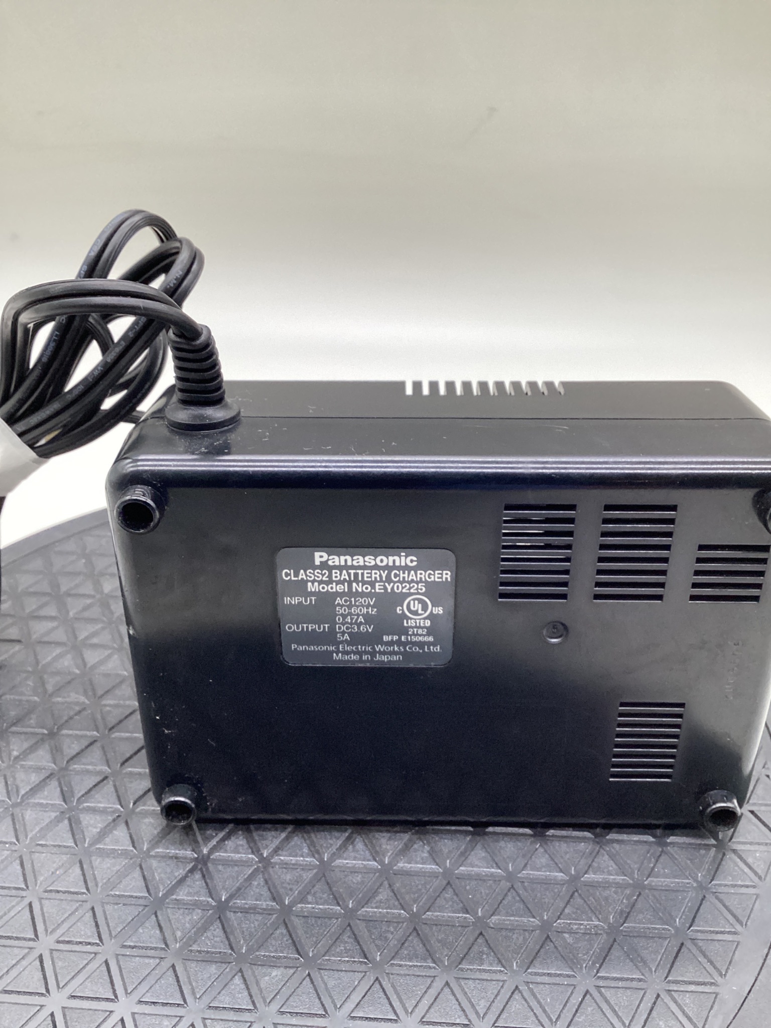 Panasonic EY0225 Universal Battery Charger USED 2