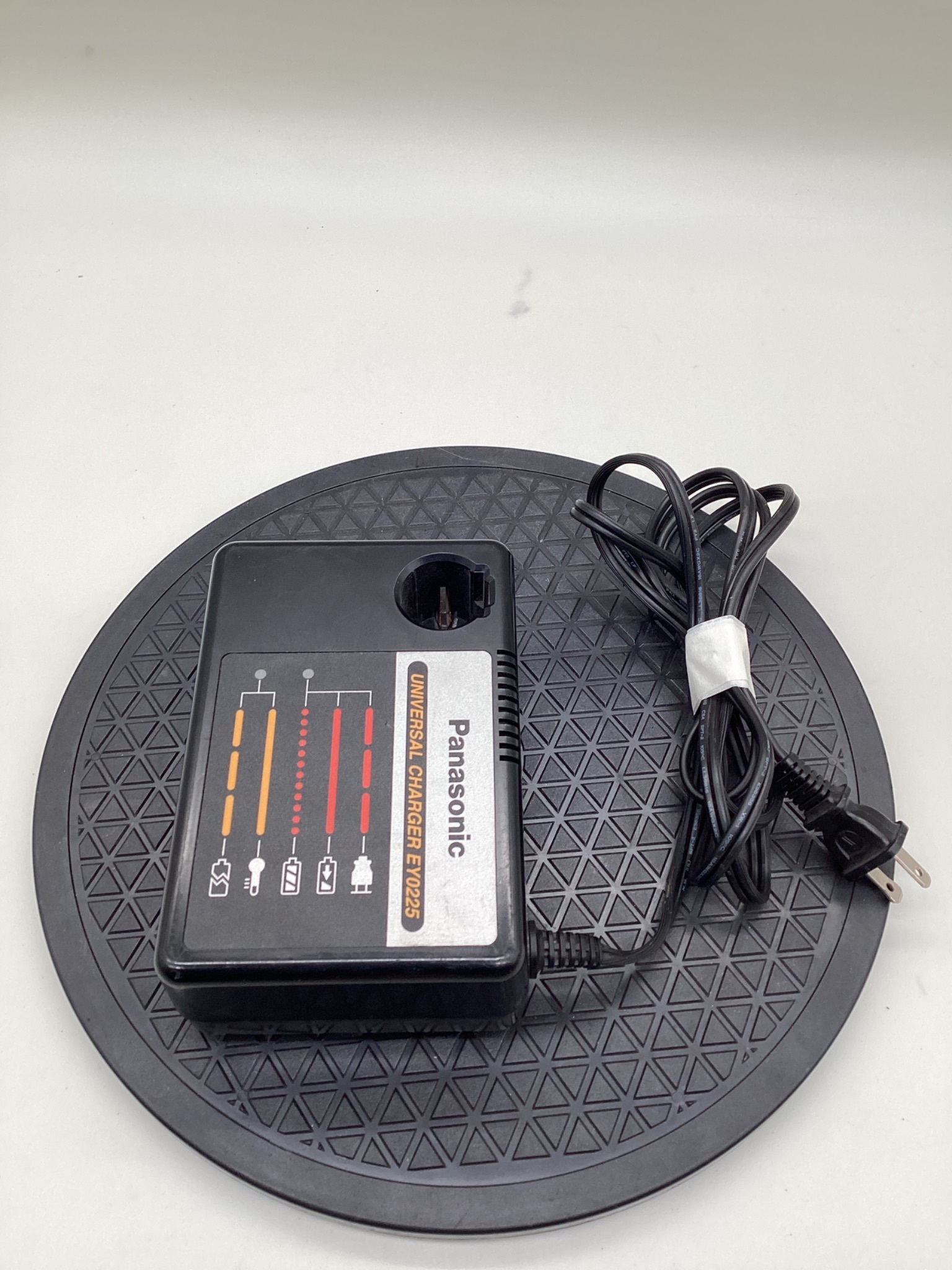 Panasonic EY0225 Universal Battery Charger USED 3