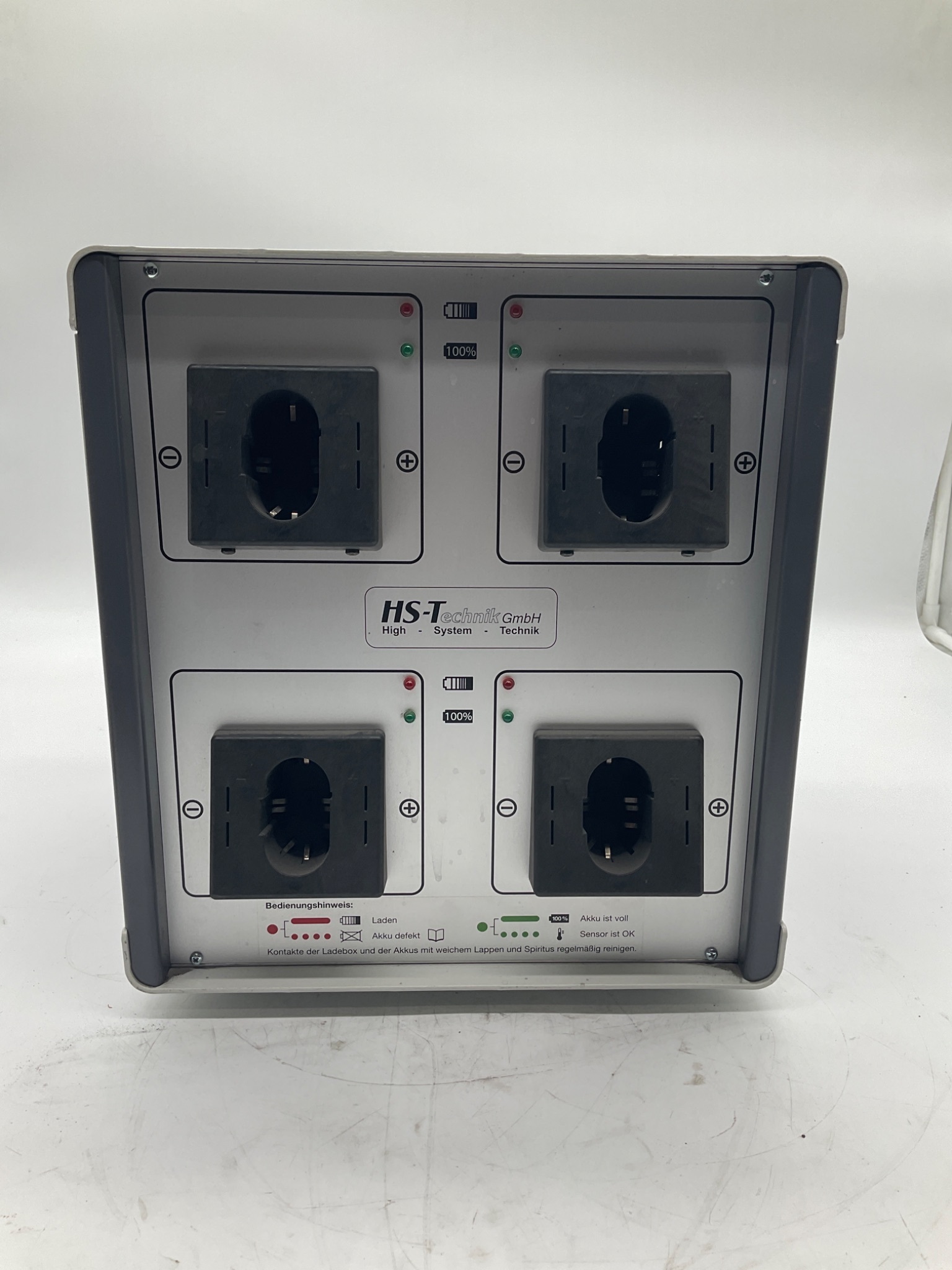 HS-Technik HST-MV04x HSTMV.4.UNI.2 RFID 4-Position Battery Charger USED 0