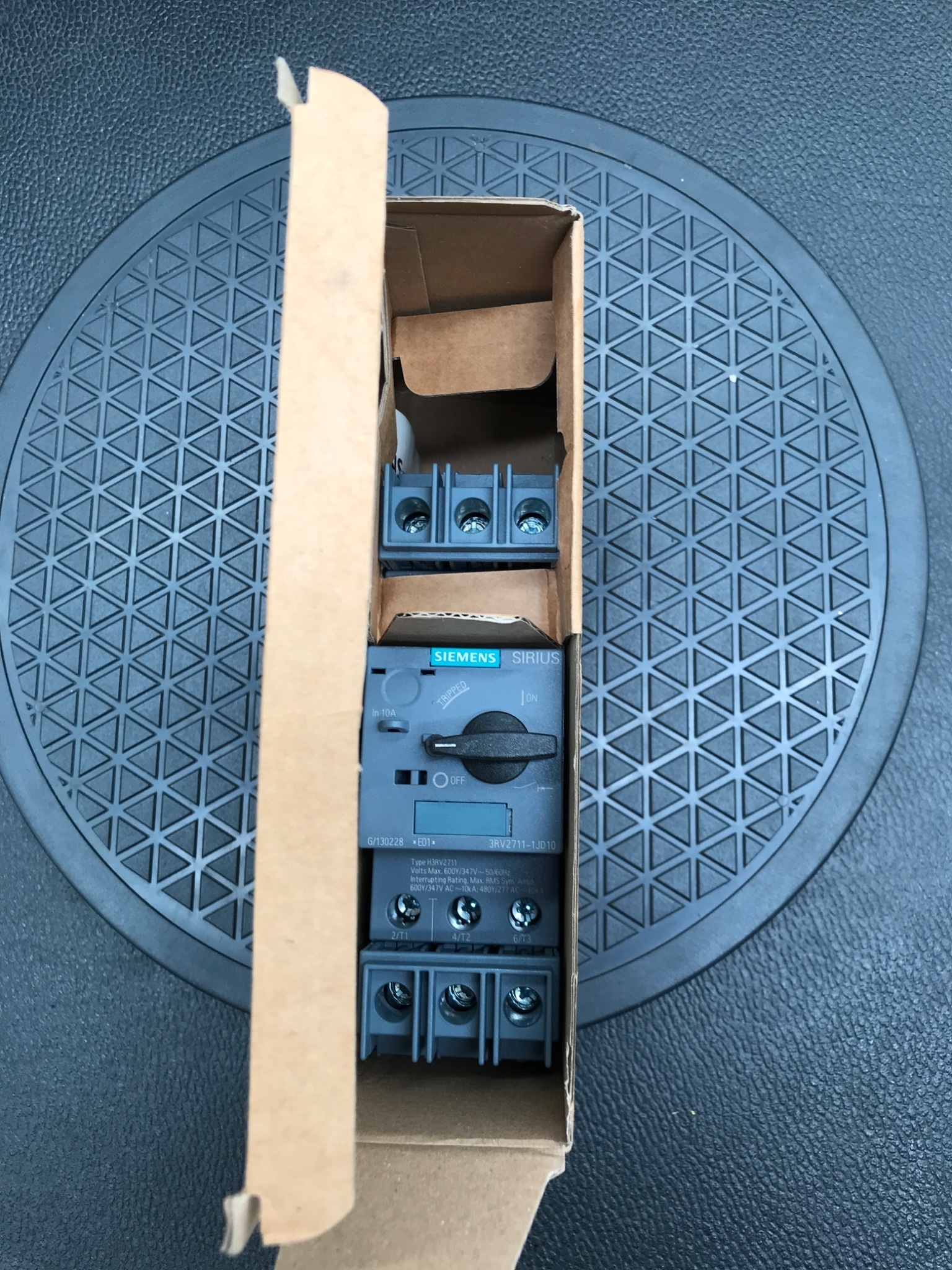 Siemens 3RV2711-1JD10 SIRIUS Circuit Breaker 10A UL489 NEW 5