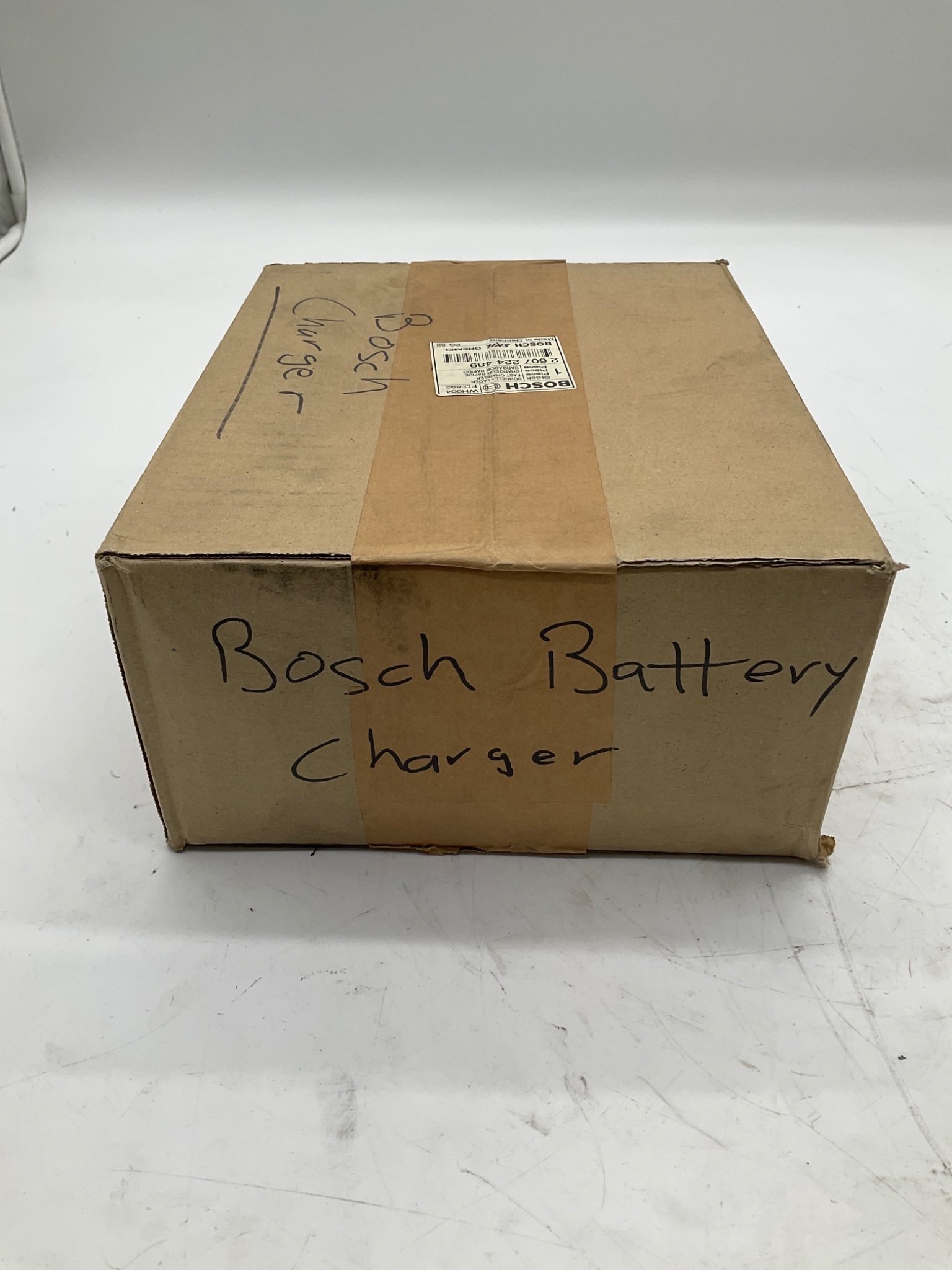 Bosch 2 607 224 489 Fast Charger NEW 3
