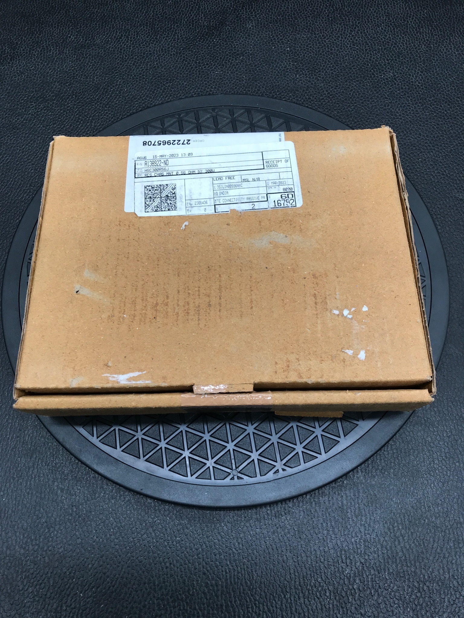 TE Connectivity HSC300R56J 300W Chassis Mount Resistor 0.56 Ohm 5% (Set of 2) NEW 0
