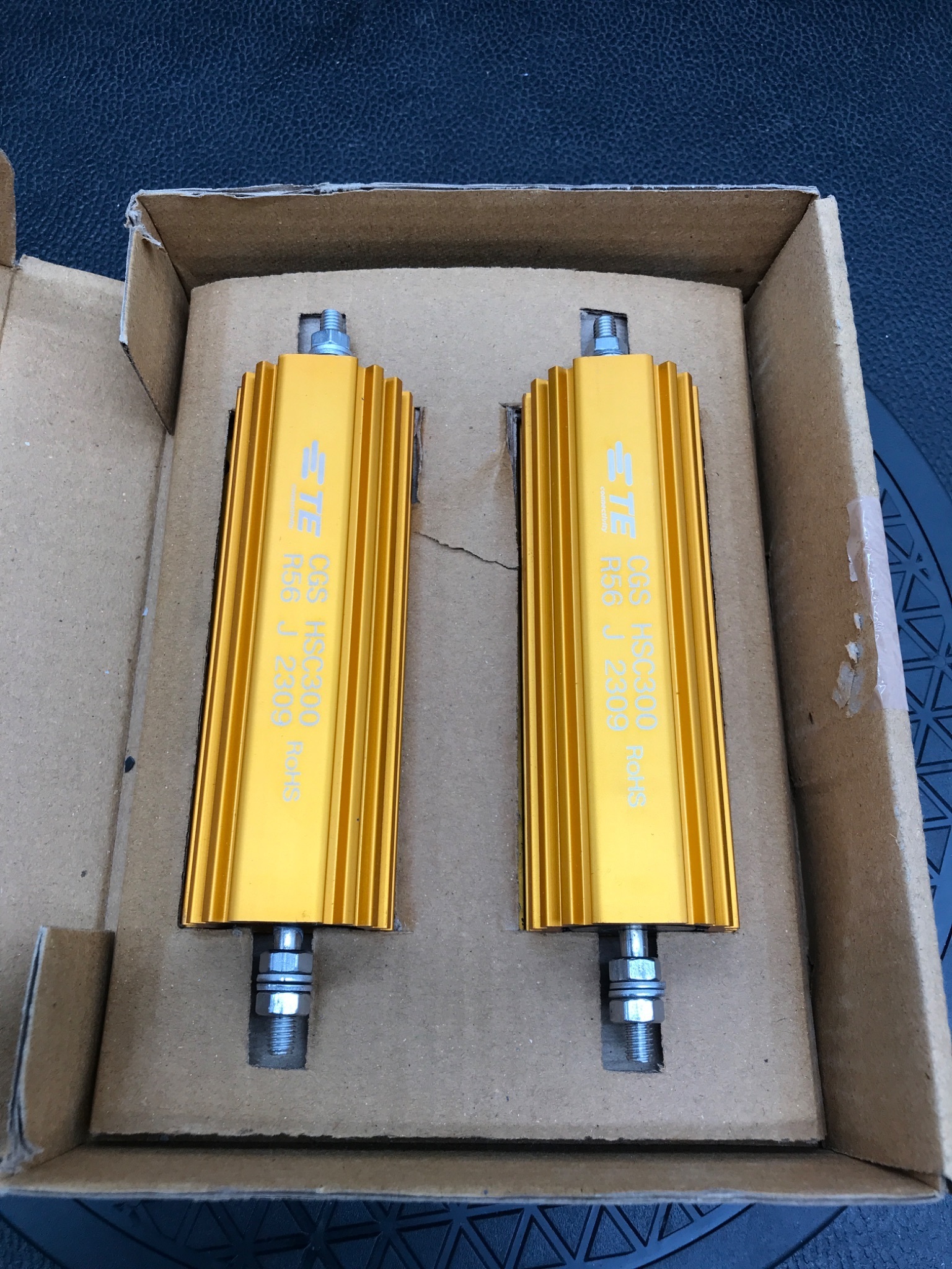 TE Connectivity HSC300R56J 300W Chassis Mount Resistor 0.56 Ohm 5% (Set of 2) NEW 2
