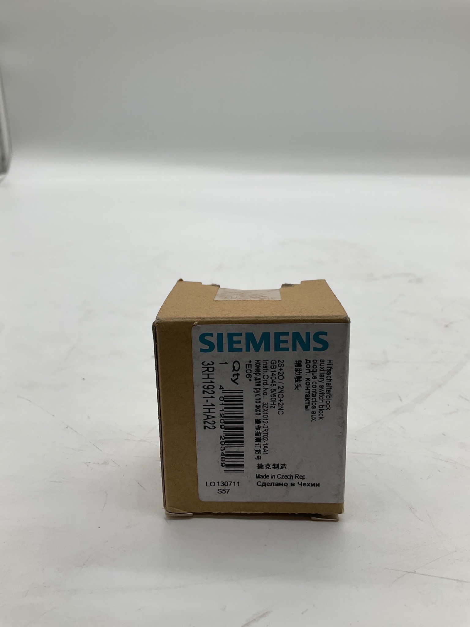 Siemens 3RH1921-1HA22 Auxiliary Switch Block 2NO+2NC NEW 1