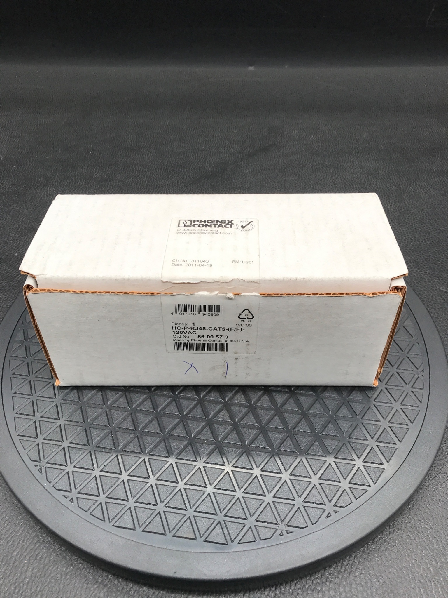 PHOENIX CONTACT HC-P-RJ45-CAT5-(F/F)-120VAC RJ45 CAT5 Panel Feed-Through Connector NEW 0