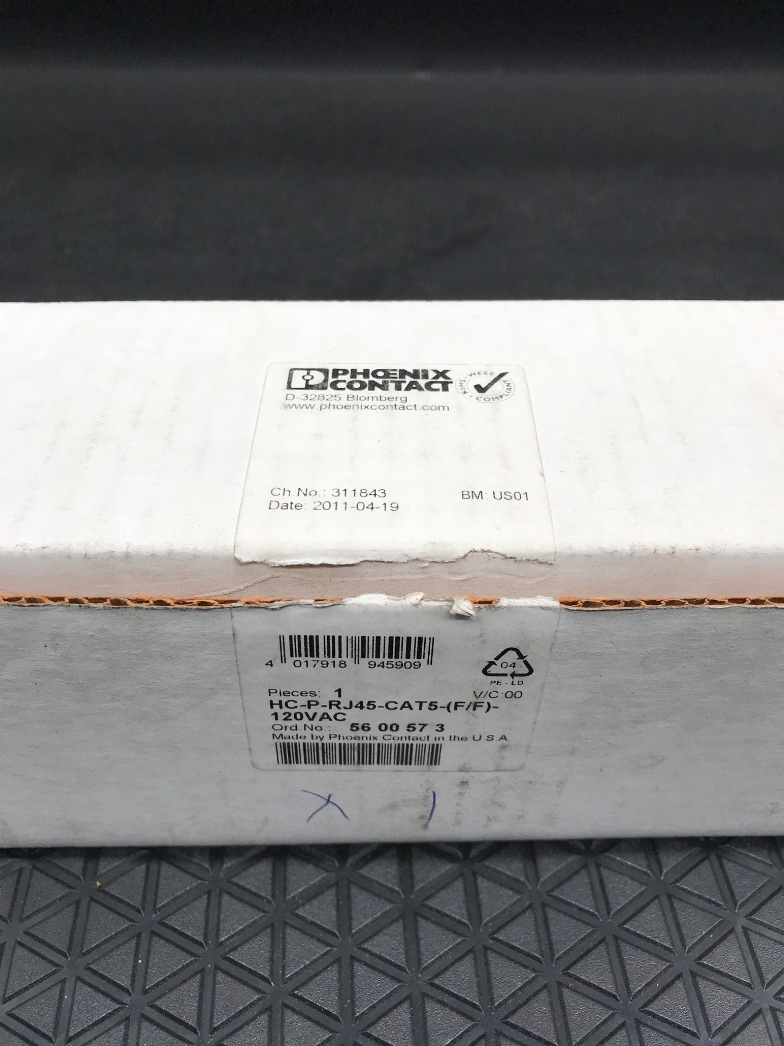 PHOENIX CONTACT HC-P-RJ45-CAT5-(F/F)-120VAC RJ45 CAT5 Panel Feed-Through Connector NEW 4
