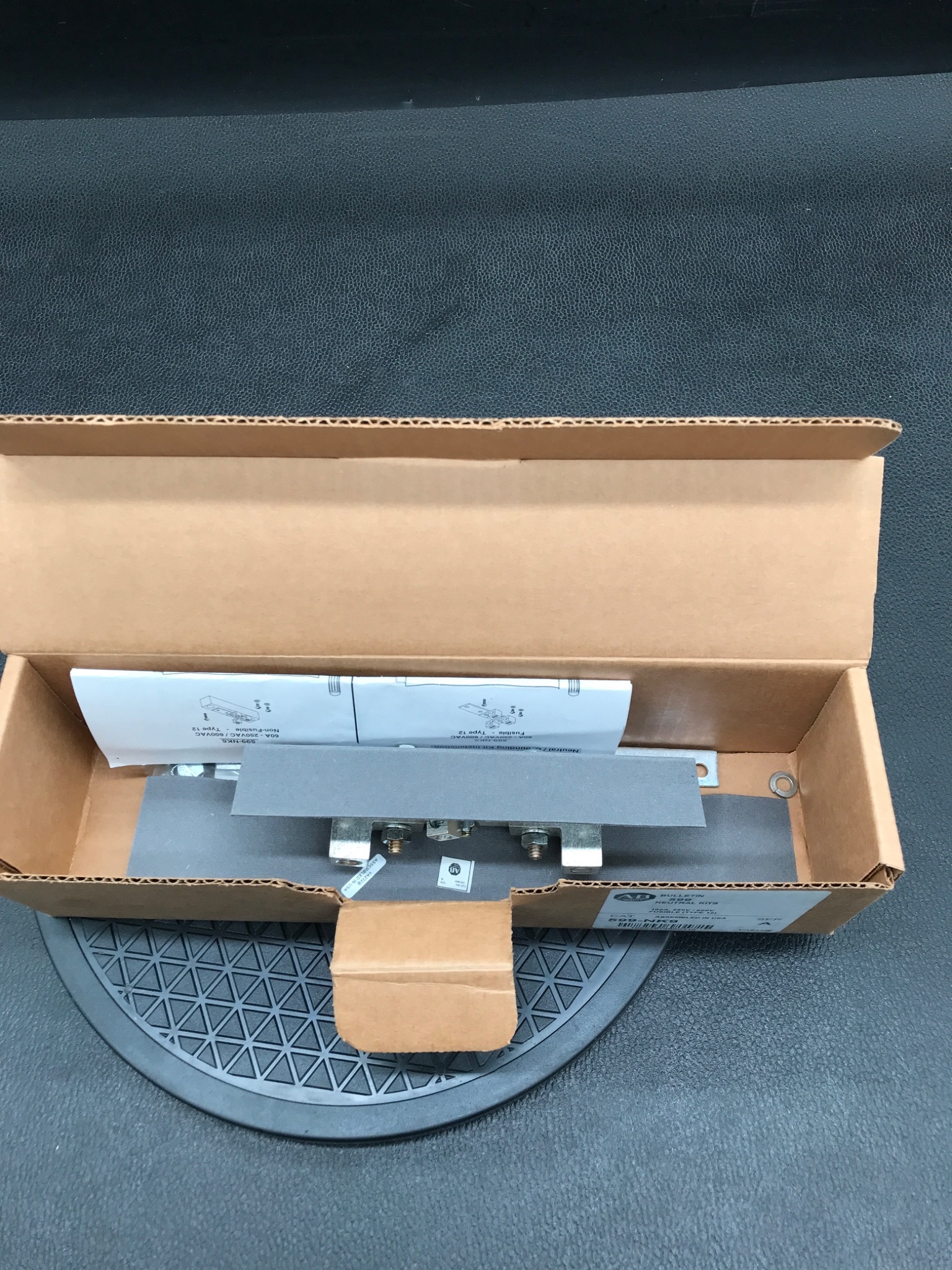 ALLEN-BRADLEY 599-NK9 Neutral Kit 100A Fusible Type 12 NEW 4