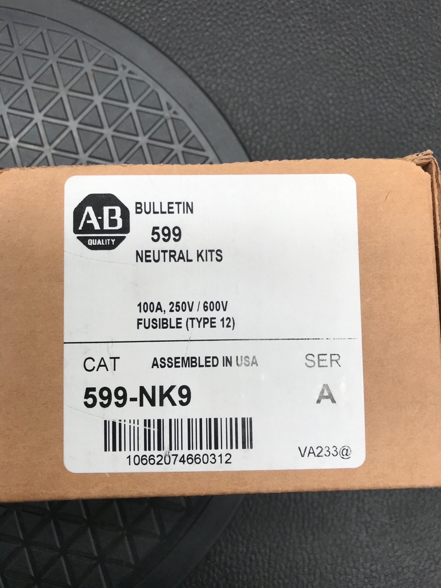 ALLEN-BRADLEY 599-NK9 Neutral Kit 100A Fusible Type 12 NEW 5