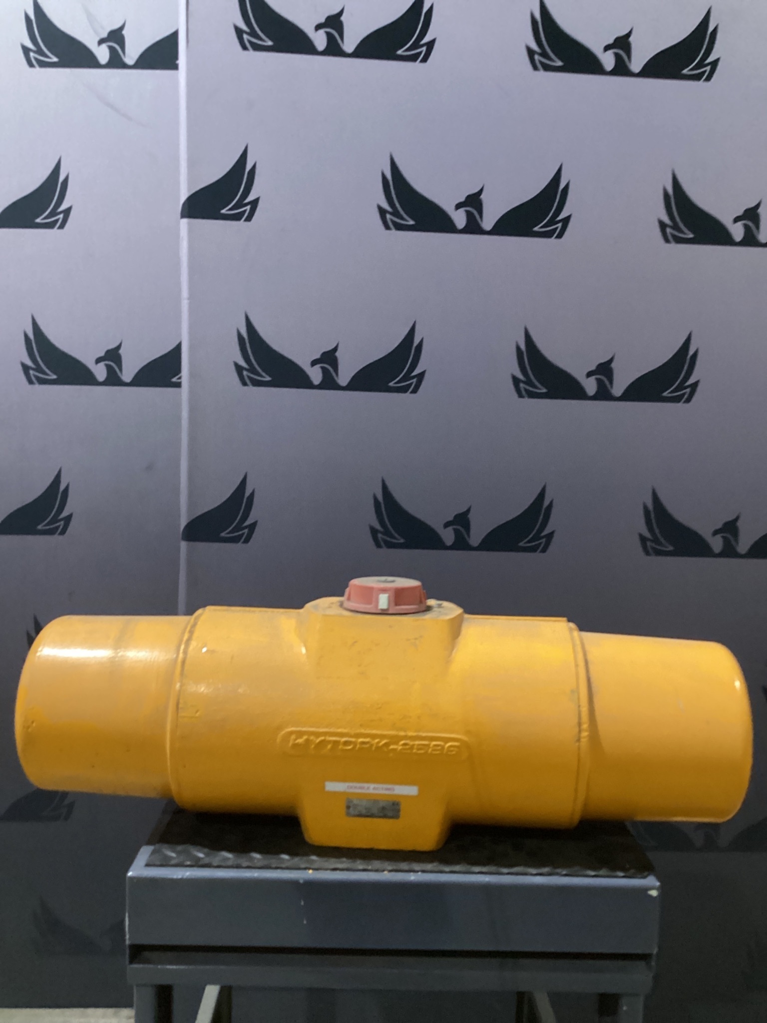 HYTORK EIA-7585-880-000 Pneumatic Valve Actuator Double Acting USED 0
