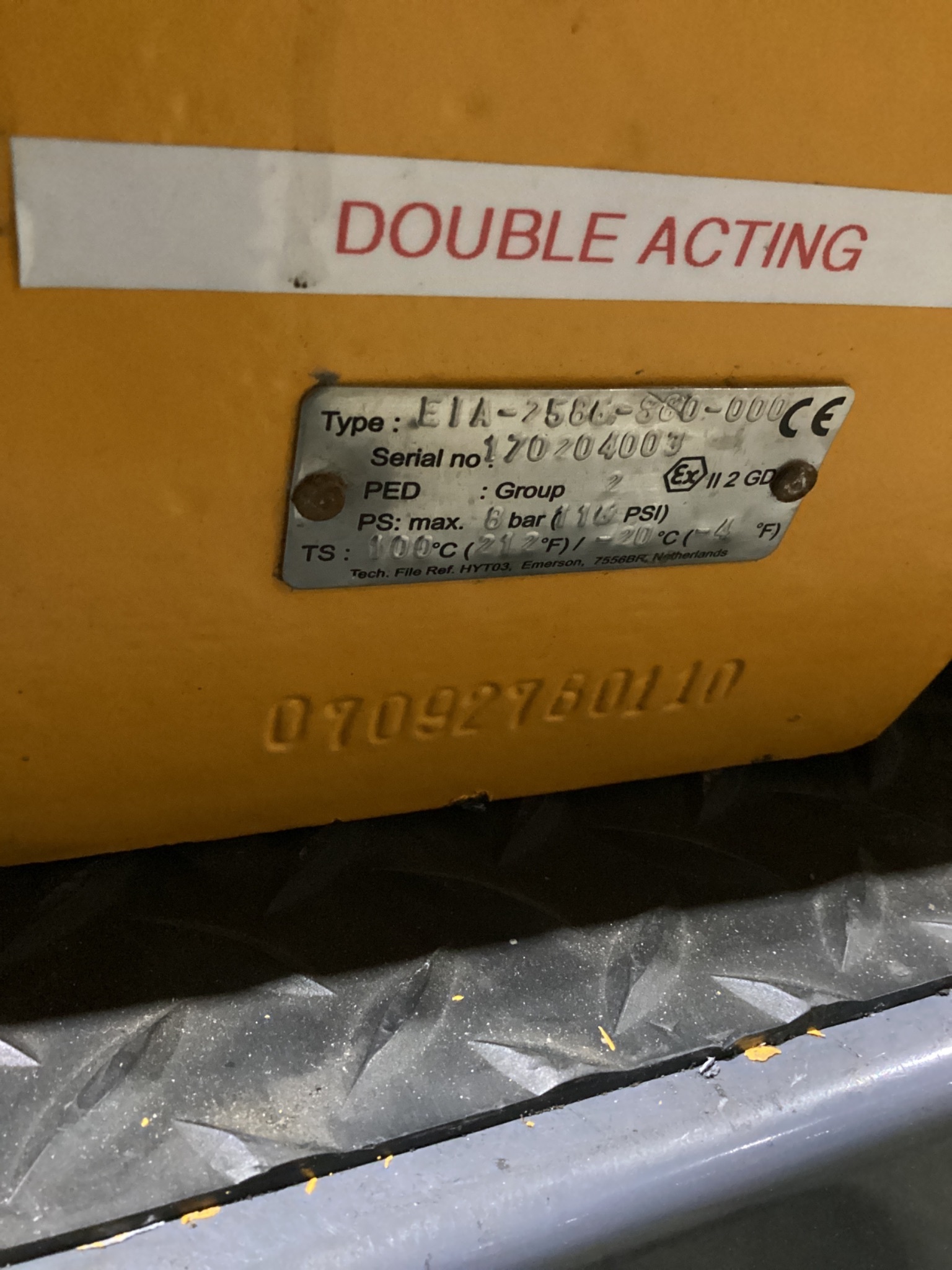 HYTORK EIA-7585-880-000 Pneumatic Valve Actuator Double Acting USED 2