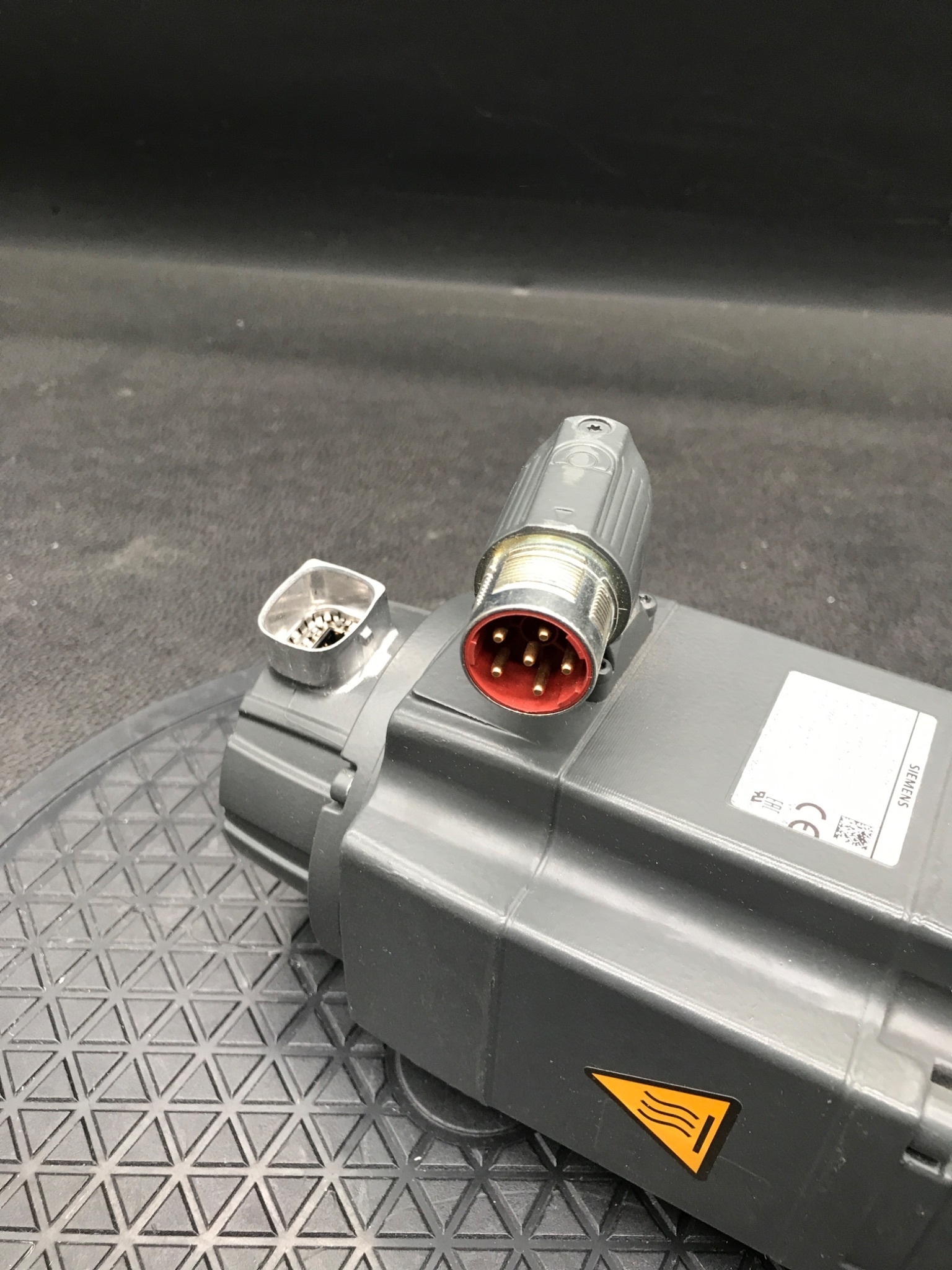 SIEMENS 1FK7042-2AK71-1CH1 SIMOTICS S Servo Motor USED 5