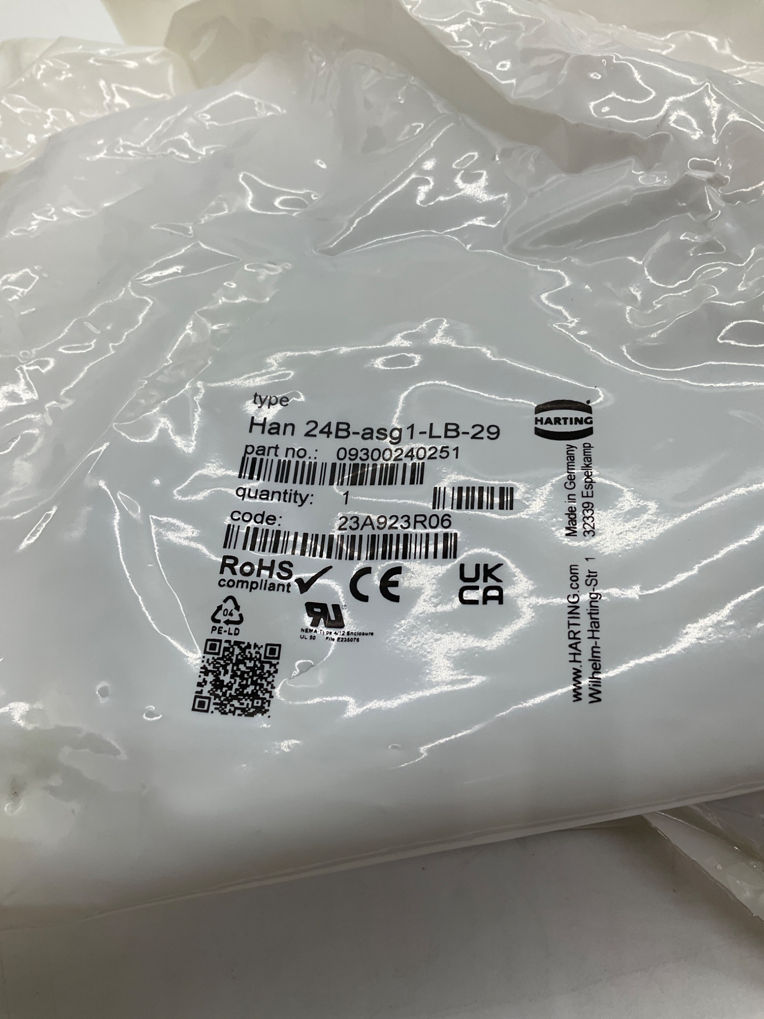HARTING HAN 24B-ASG1-LB-29 Bulkhead Mounted Hood 09300240251 NEW 1