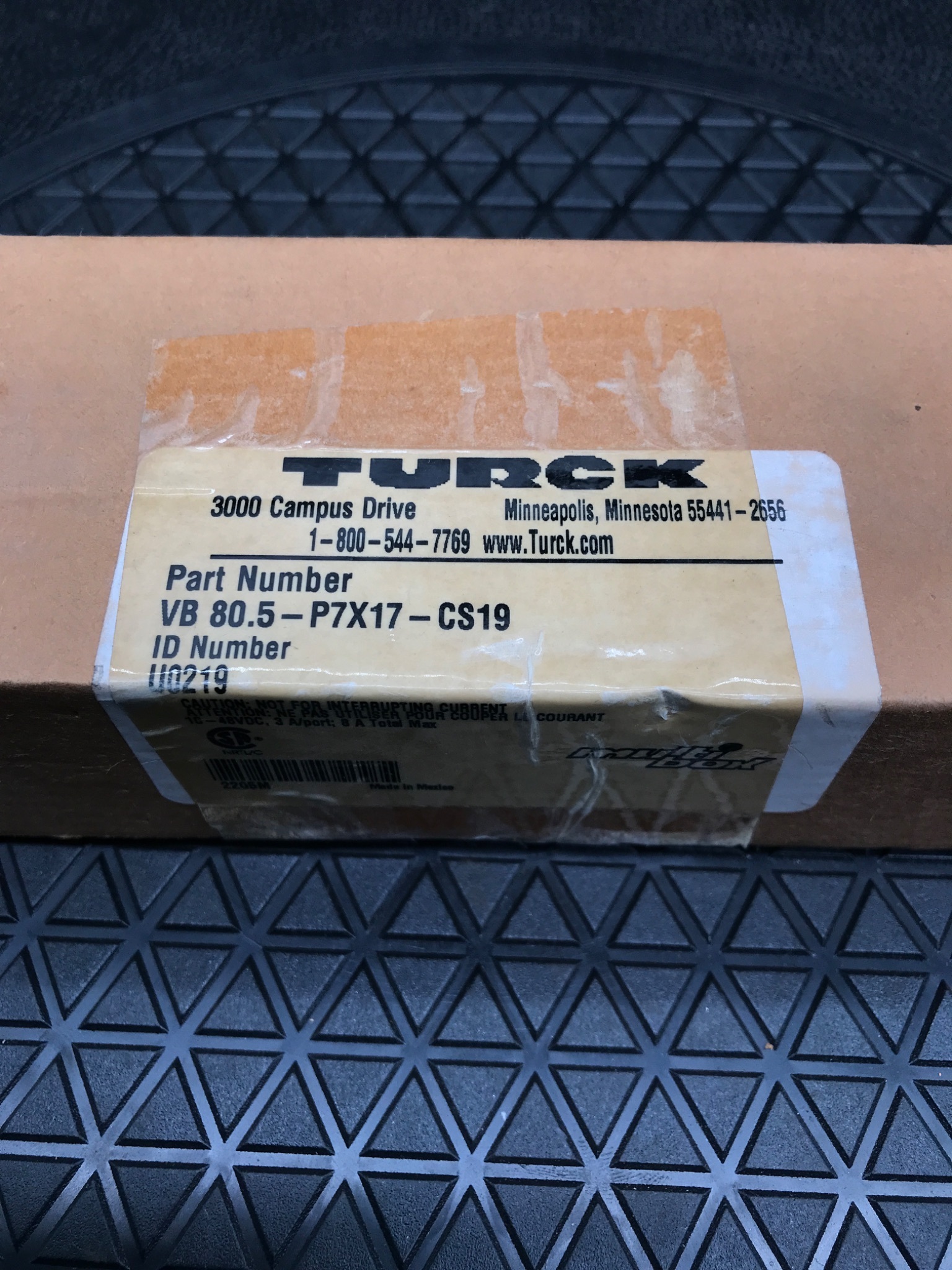 TURCK VB 80.5-P7X17-CS19 Multi-Box Junction Box NEW 4