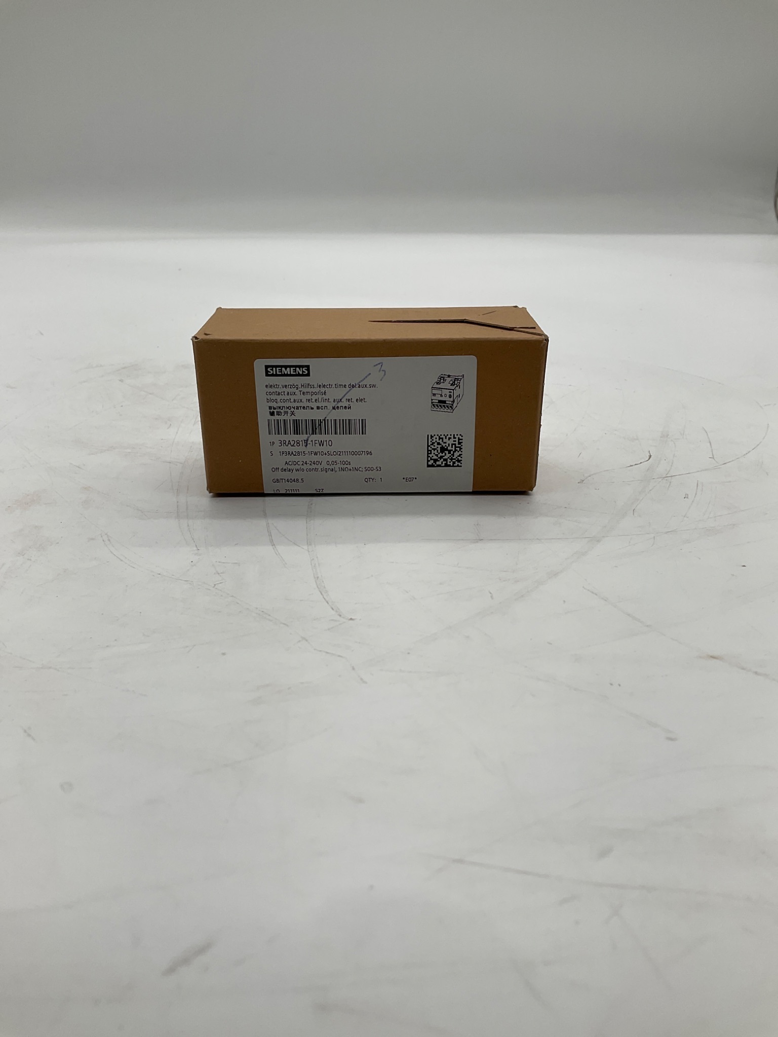 SIEMENS 3RA2815-1FW10 SIRIUS Pneumatic Time Delay Auxiliary Contact NEW 0
