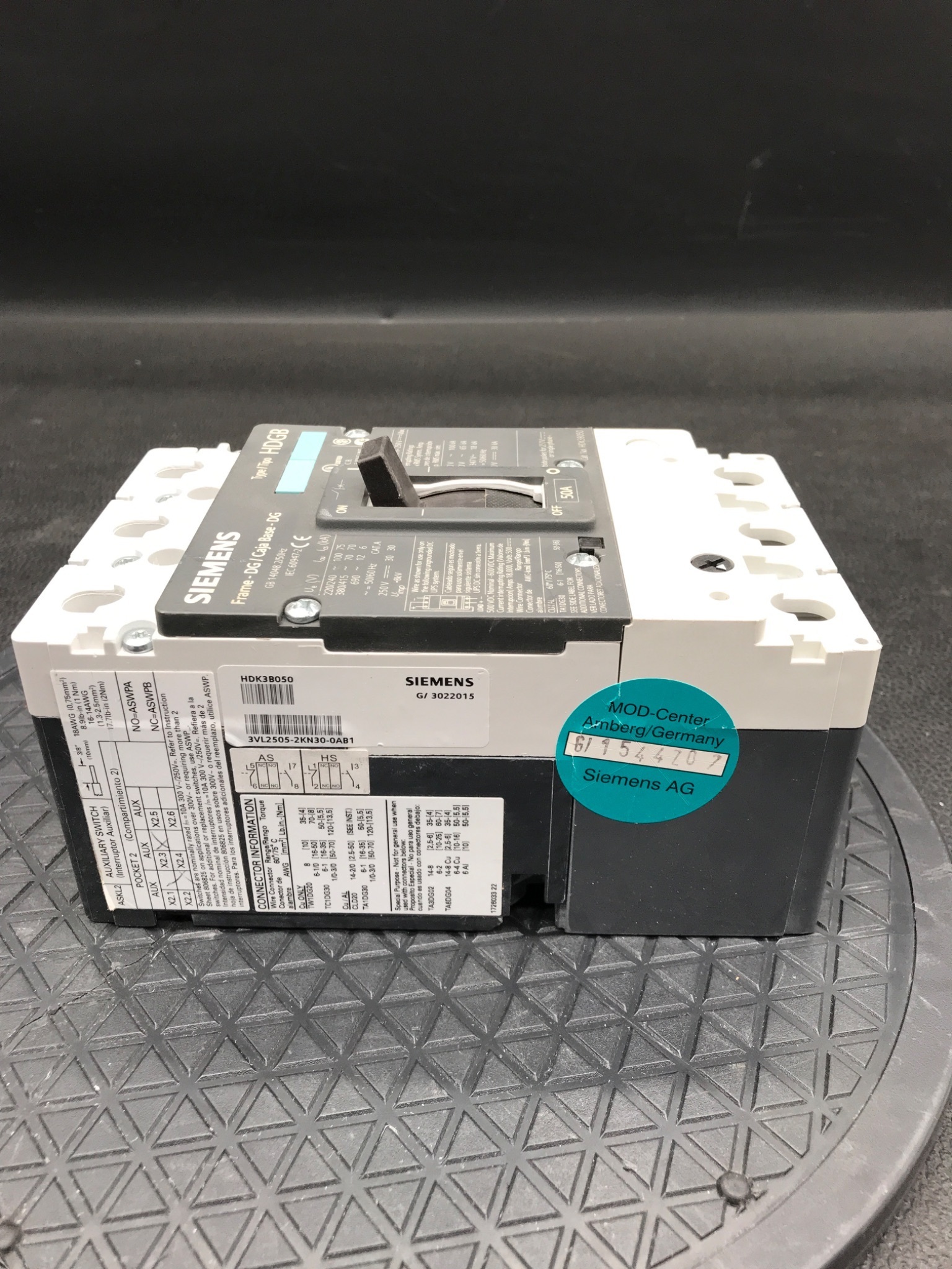 SIEMENS 3VL2515-3RR30-0AA0 50A 3-Pole Molded Case Circuit Breaker USED 2