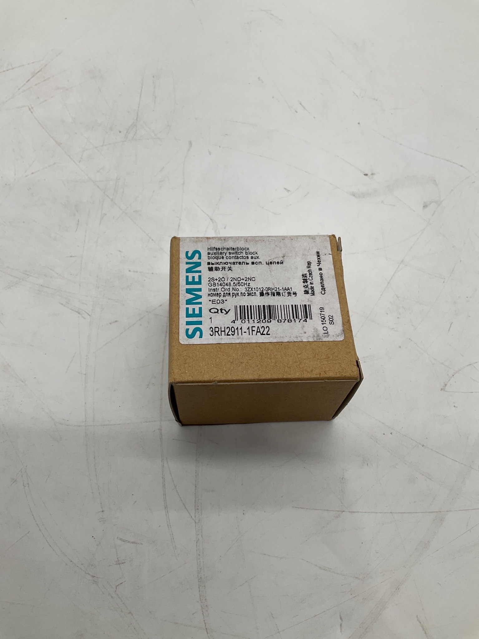 SIEMENS 3RH2911-1FA22 Auxiliary Contact Block 2NO+2NC NEW 1
