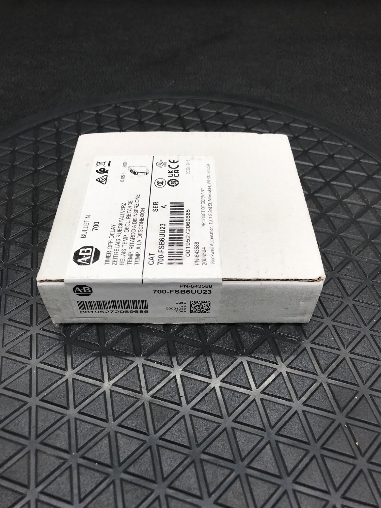 ALLEN-BRADLEY 700-FSB6UU23 Off-Delay Timing Relay Series A NEW 3