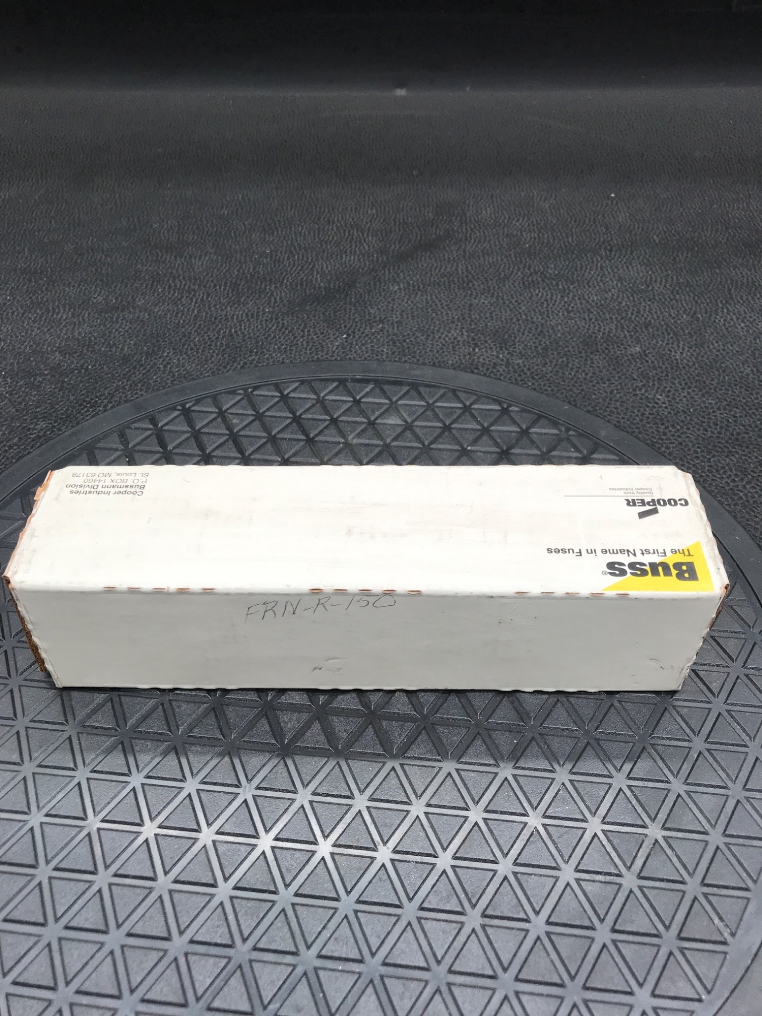COOPER BUSSMANN FRN-R-150 Fusetron Dual Element Time Delay Fuse 150A NEW 2