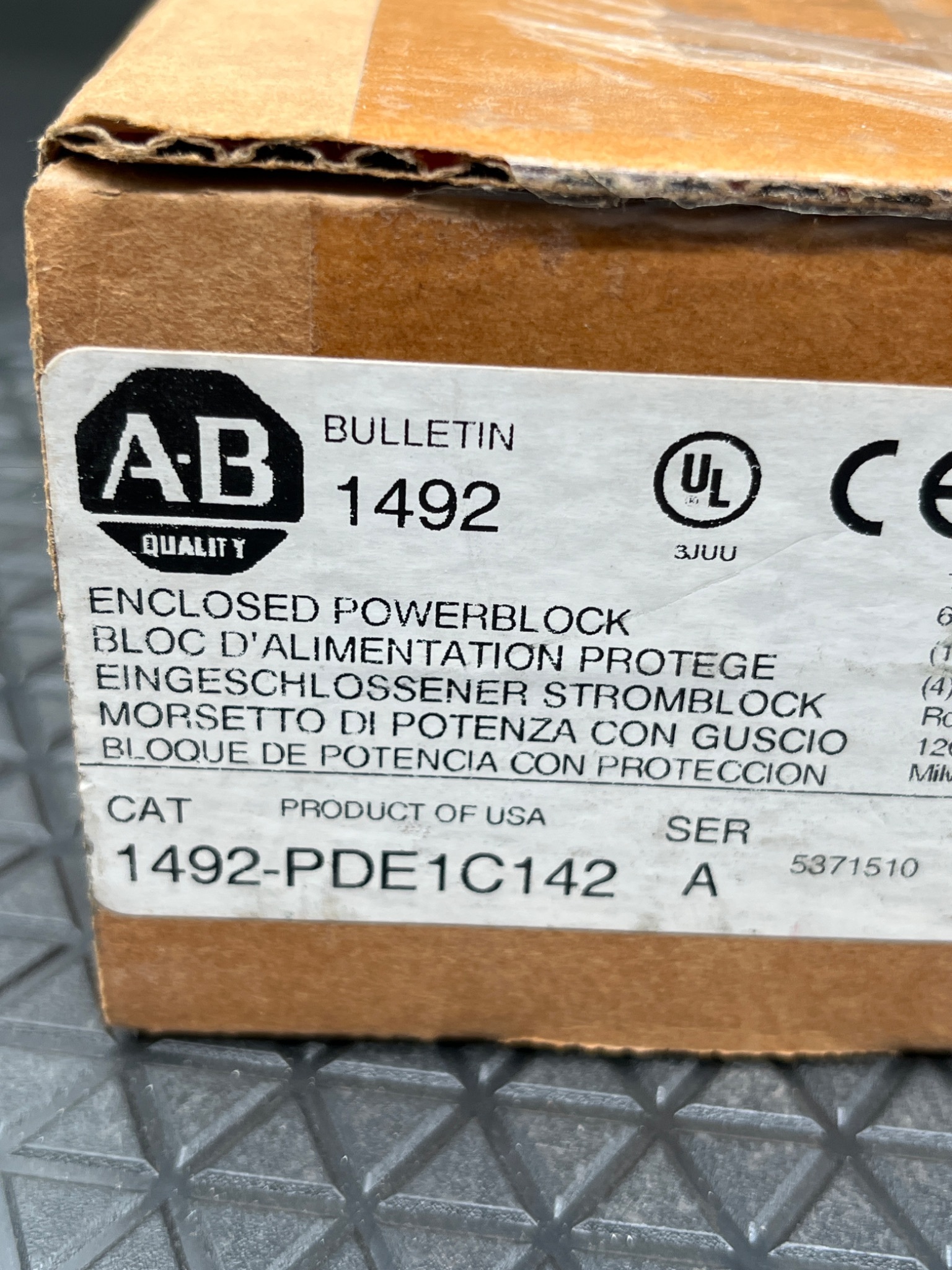 ALLEN-BRADLEY 1492-PDE1C142 Enclosed Power Distribution Block Series A (Box of 3) NEW 4