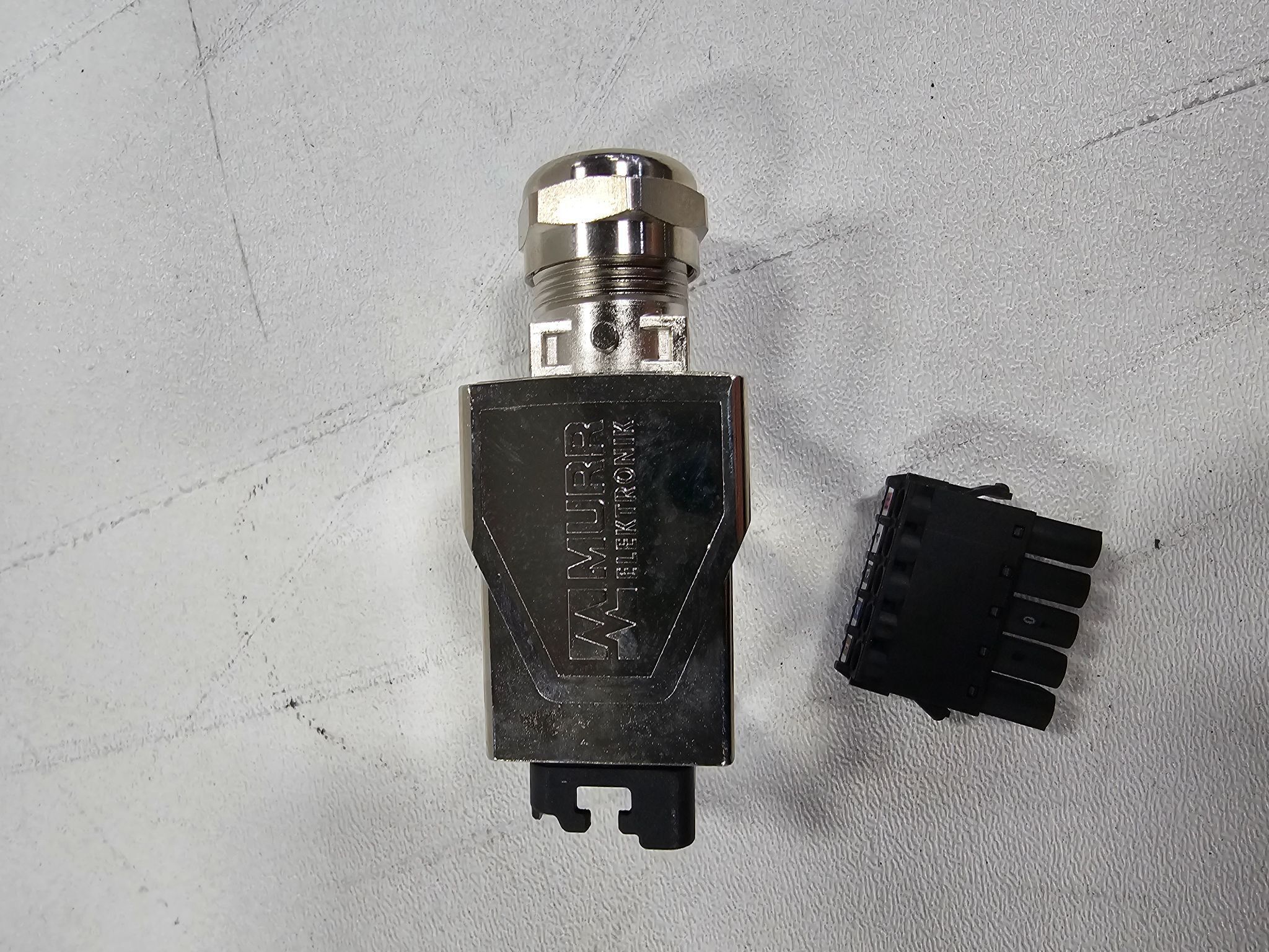 MURR ELEKTRONIK 7000‑98041‑0000000 Field‑Wireable Connector NEW 2