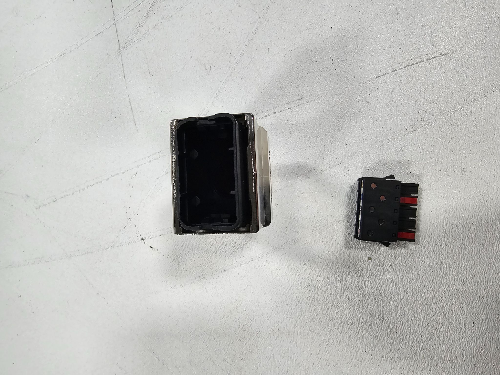 MURR ELEKTRONIK 7000‑98041‑0000000 Field‑Wireable Connector NEW 4