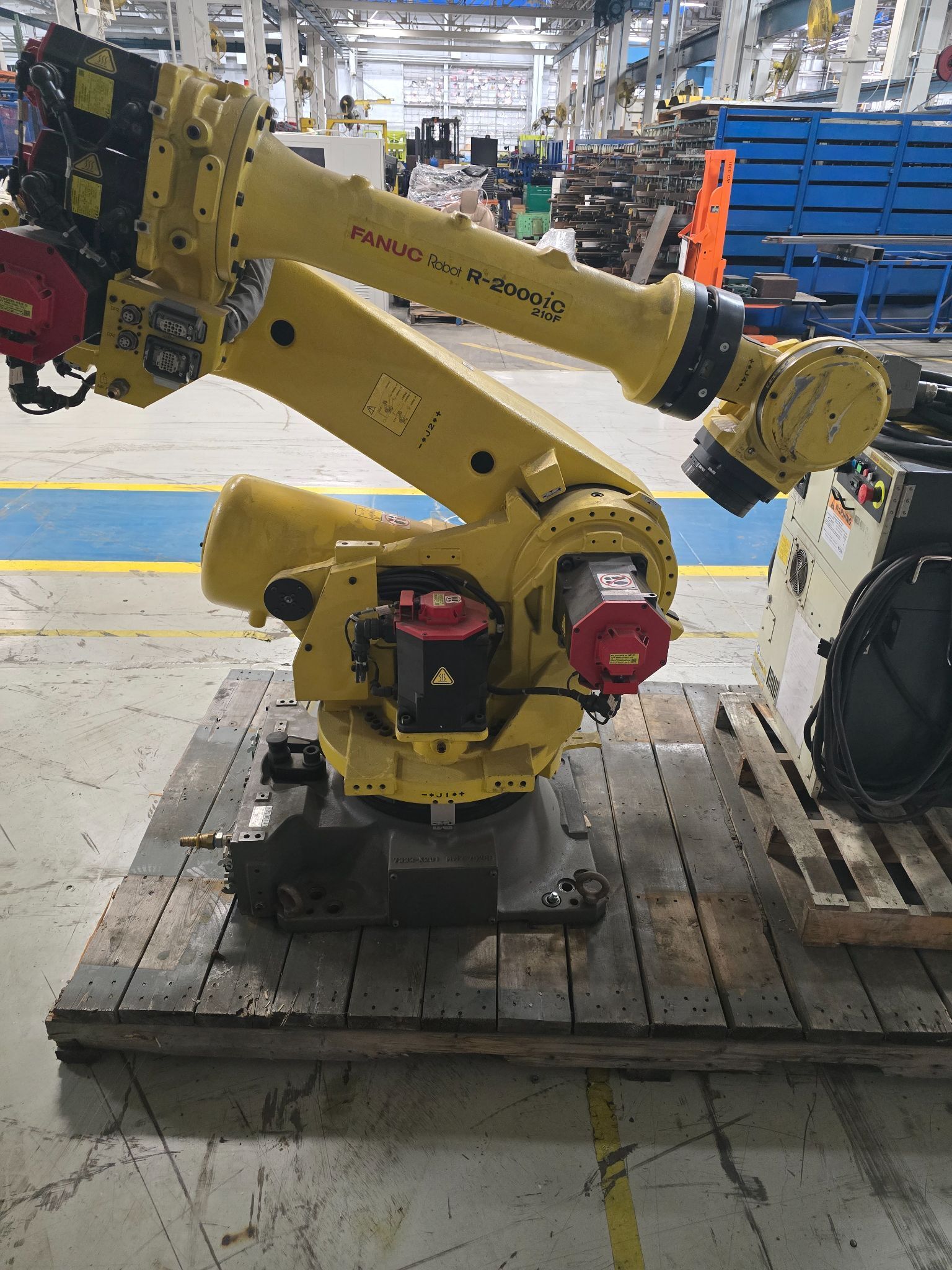 FANUC R-2000IC/210F ROBOT AND R30IB CONTROLLER - MISSING TEACH PENDANT - USED 2