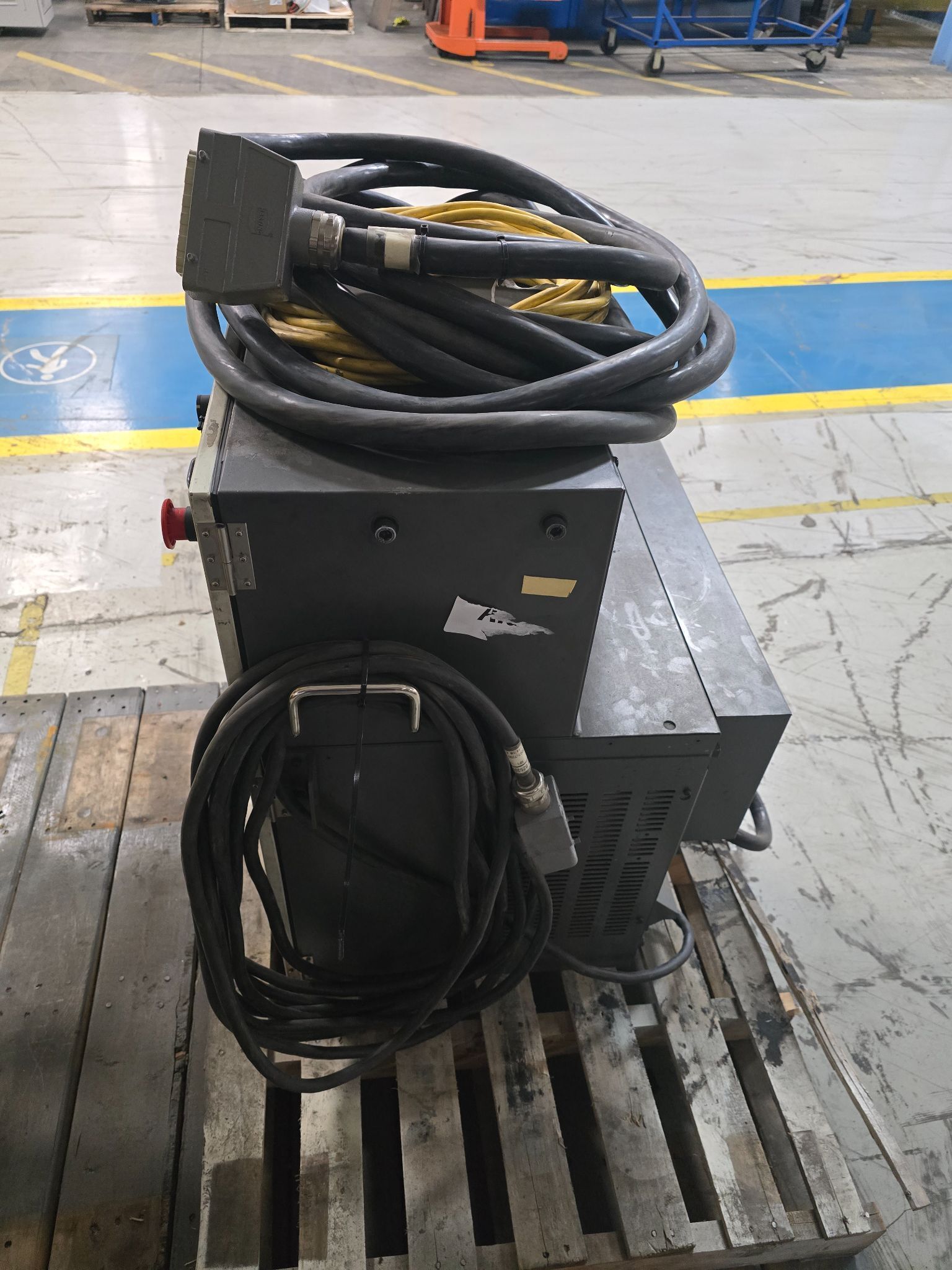 FANUC R-2000IC/210F ROBOT AND R30IB CONTROLLER - MISSING TEACH PENDANT - USED 5